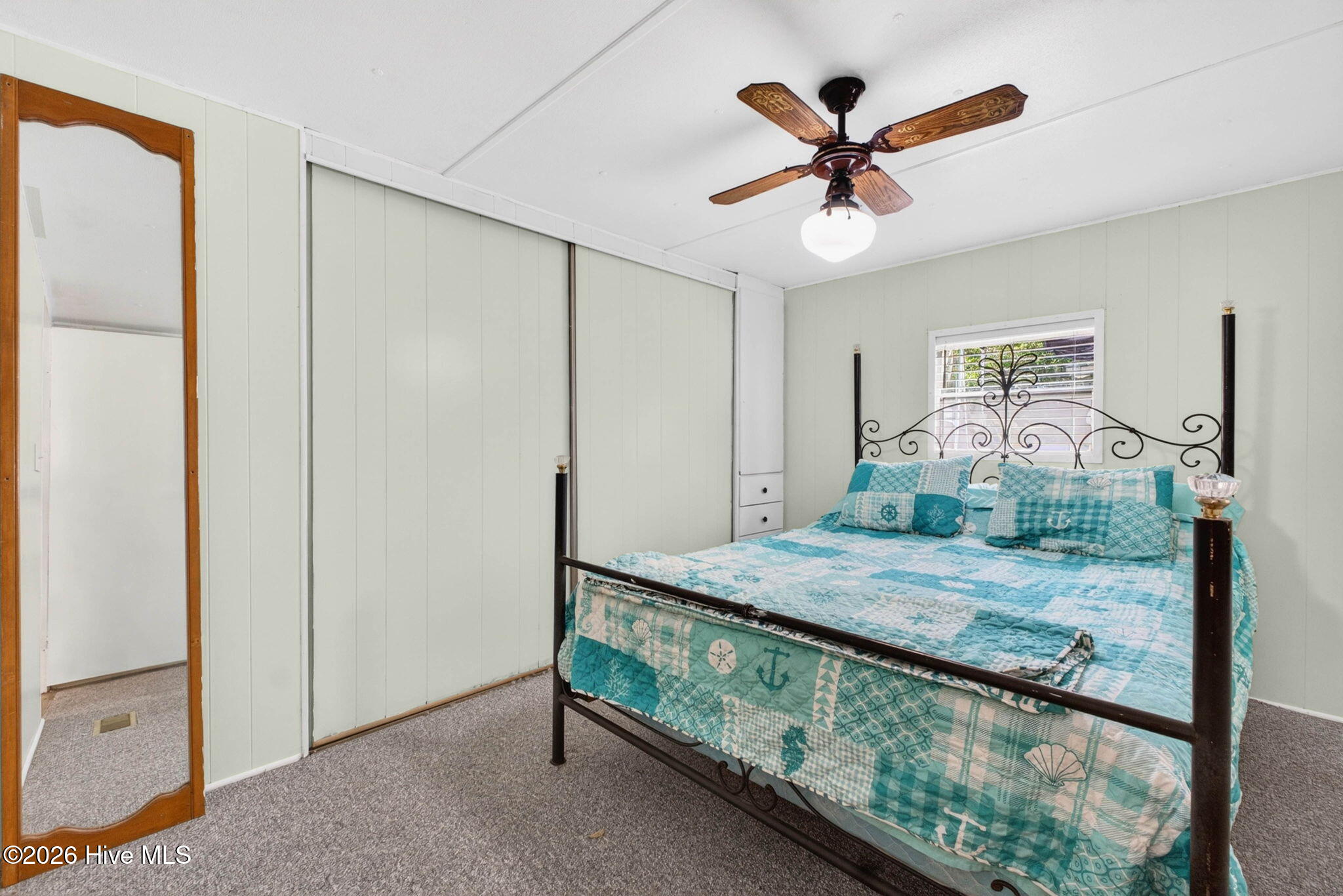 100567850 | Photo 24