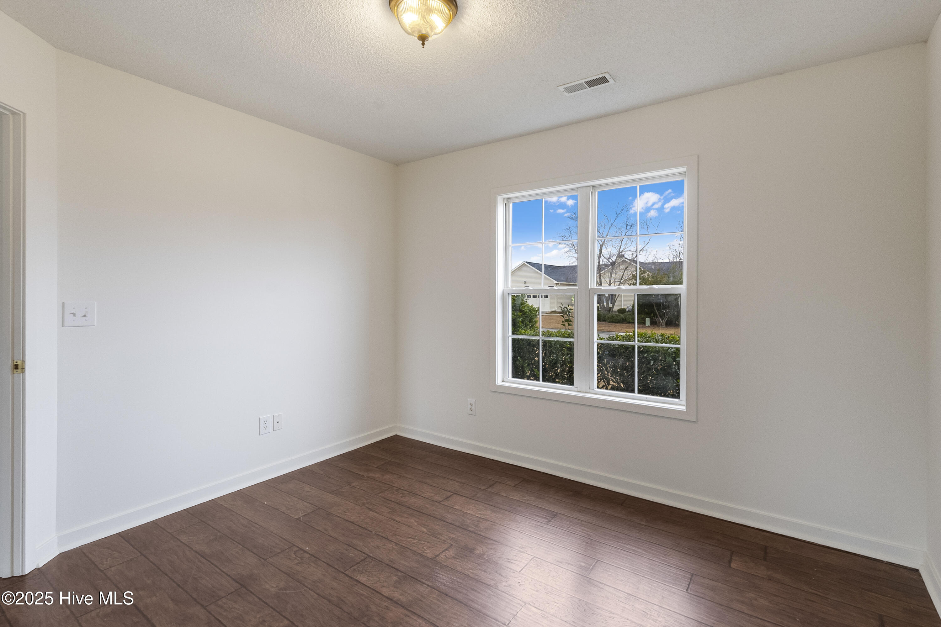 100546767 | Photo 21