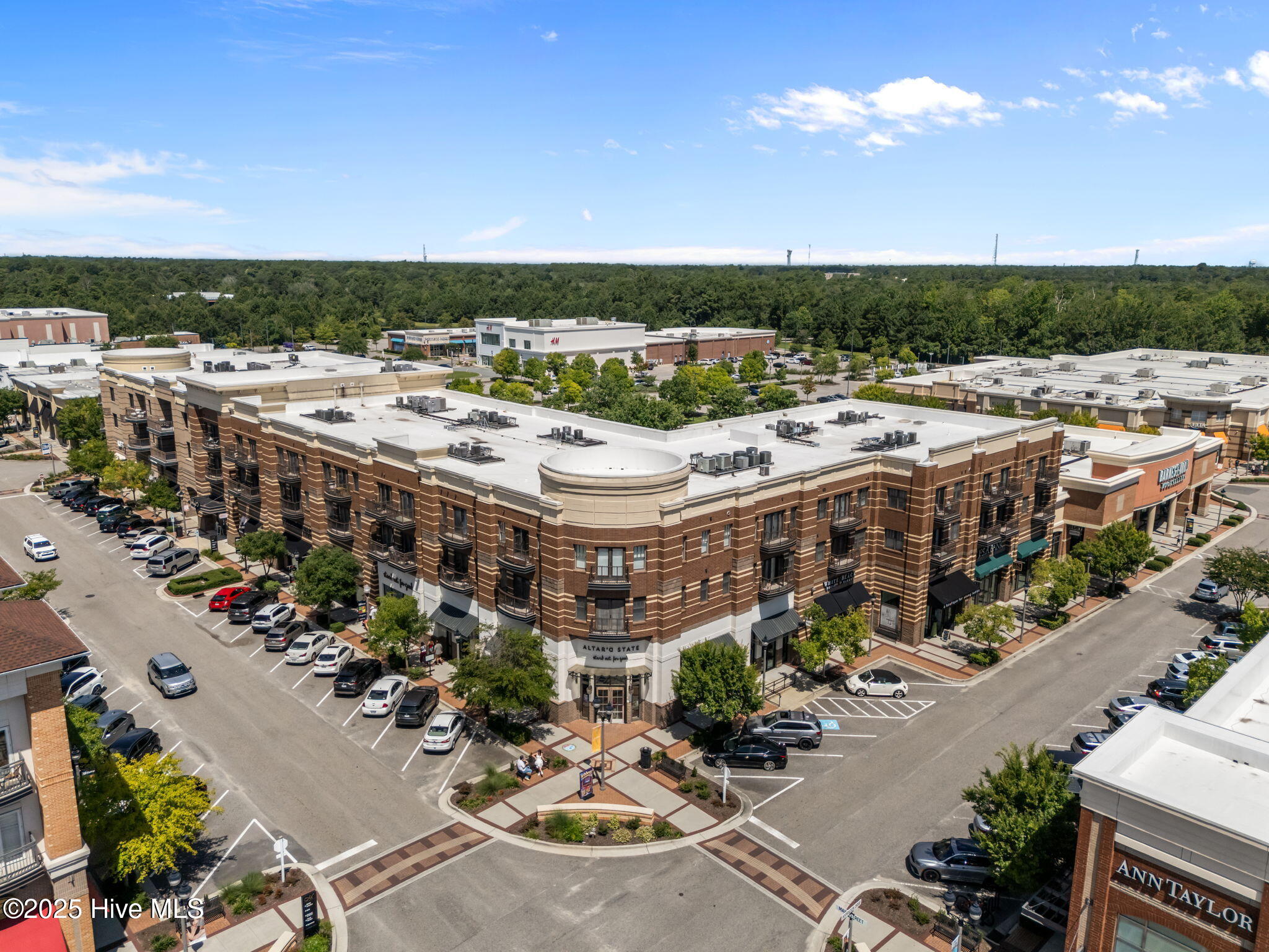 100525076 | Photo 59