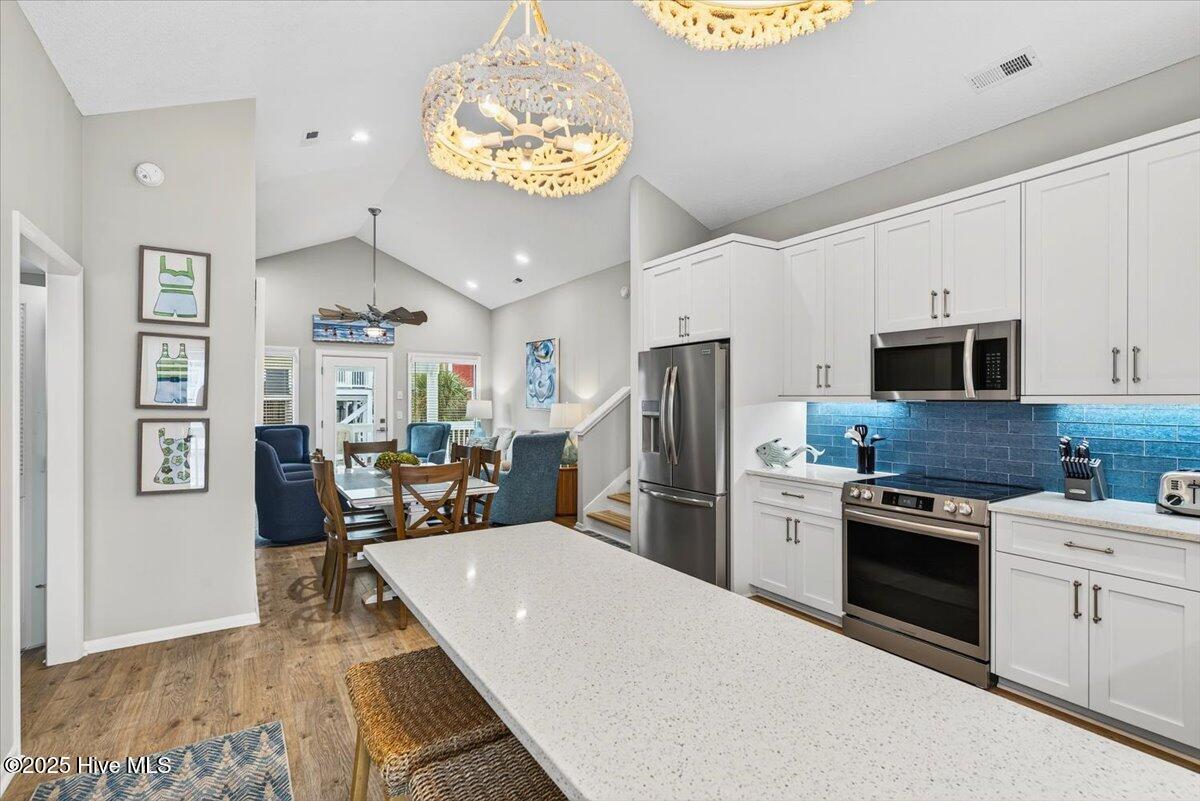 100530607 | Photo 10