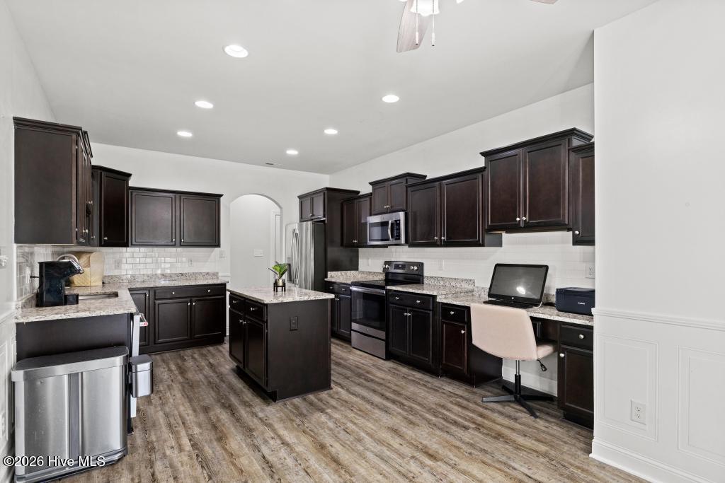 100565608 | Photo 20