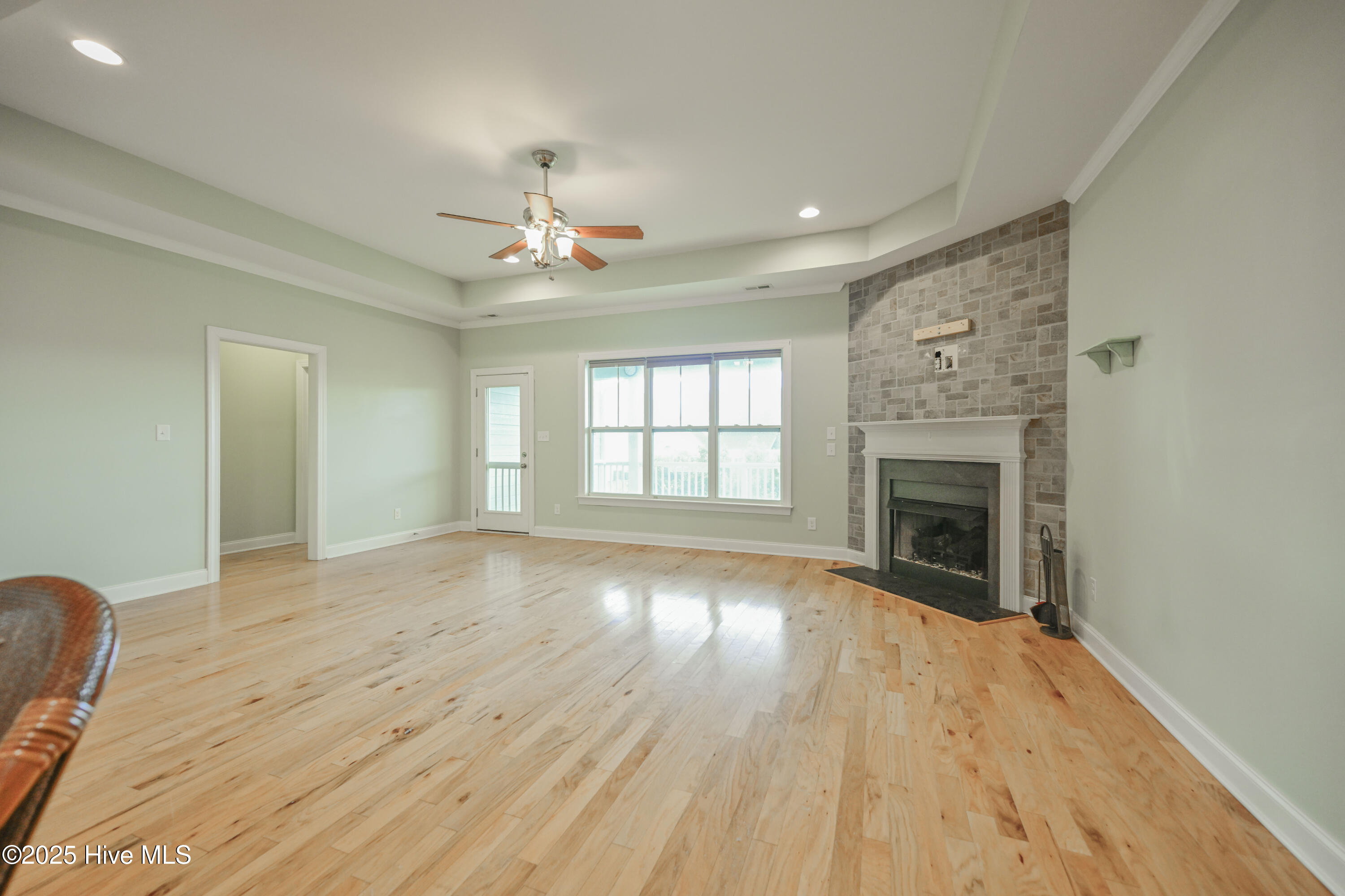 100523770 | Photo 13