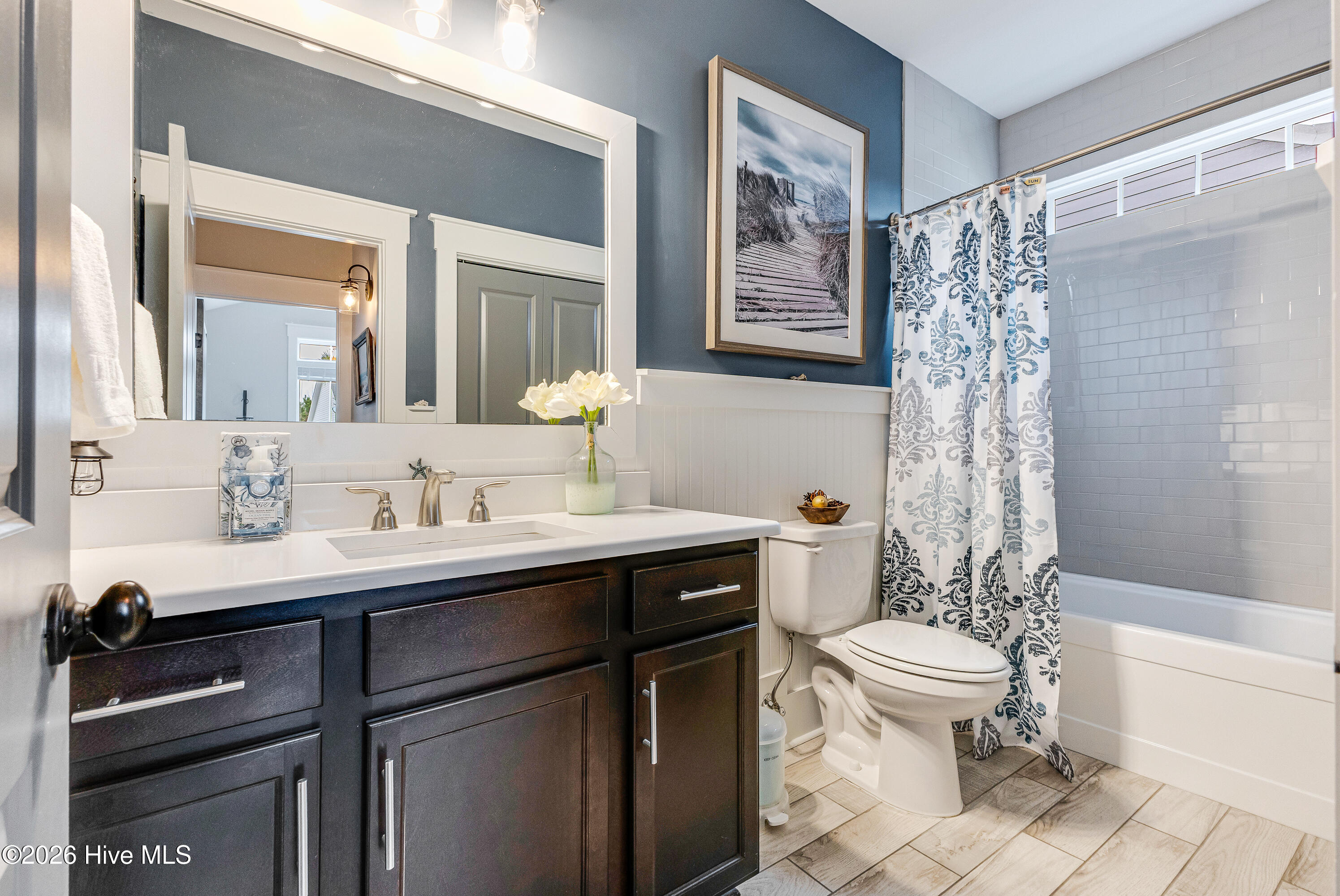 100551306 | Photo 36