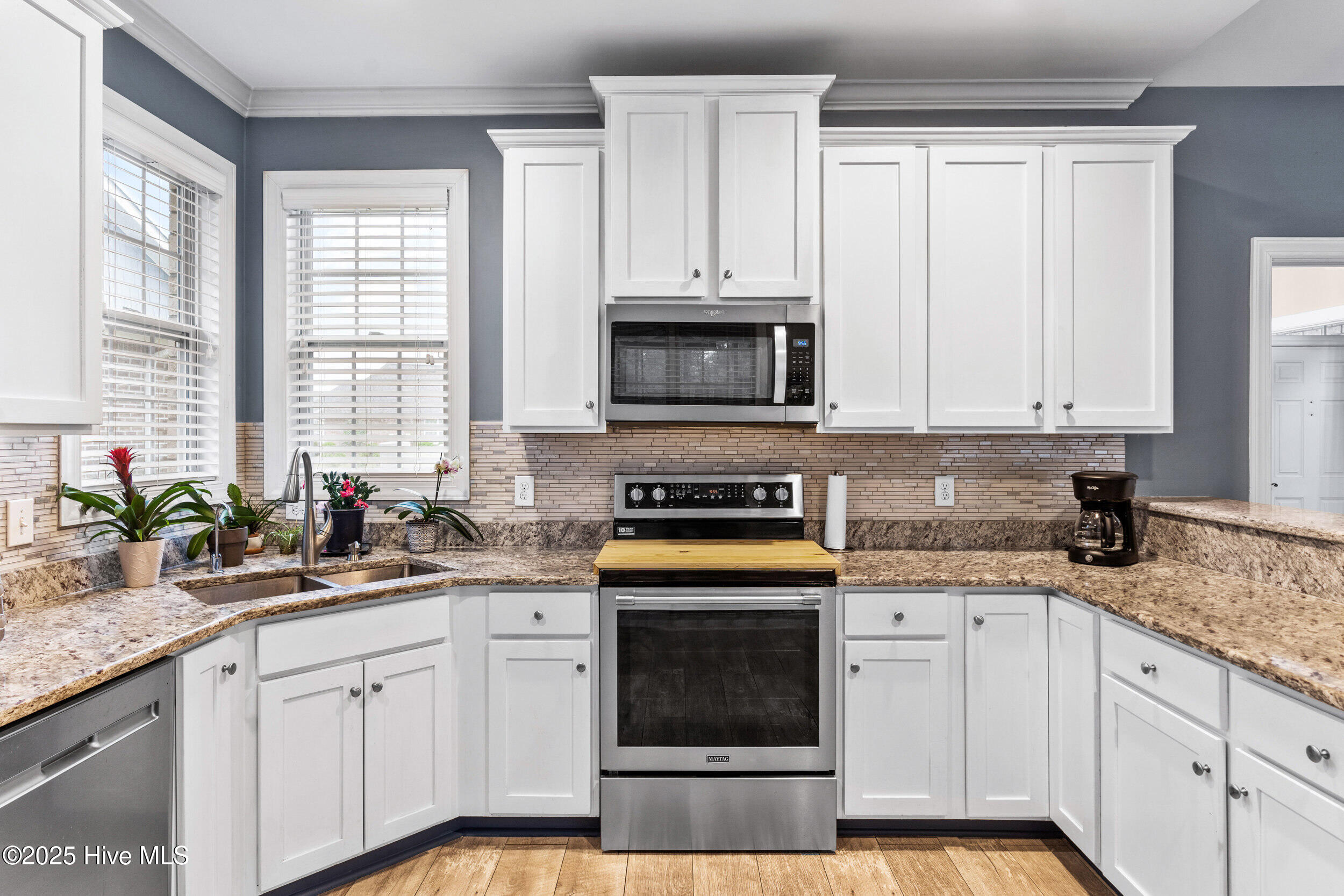 100506043 | Photo 13