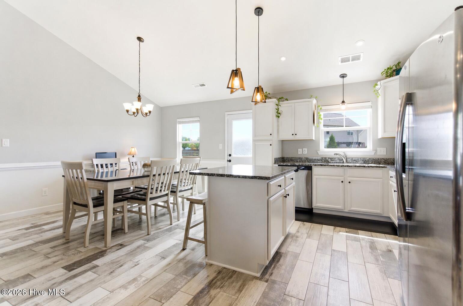 100568951 | Photo 14