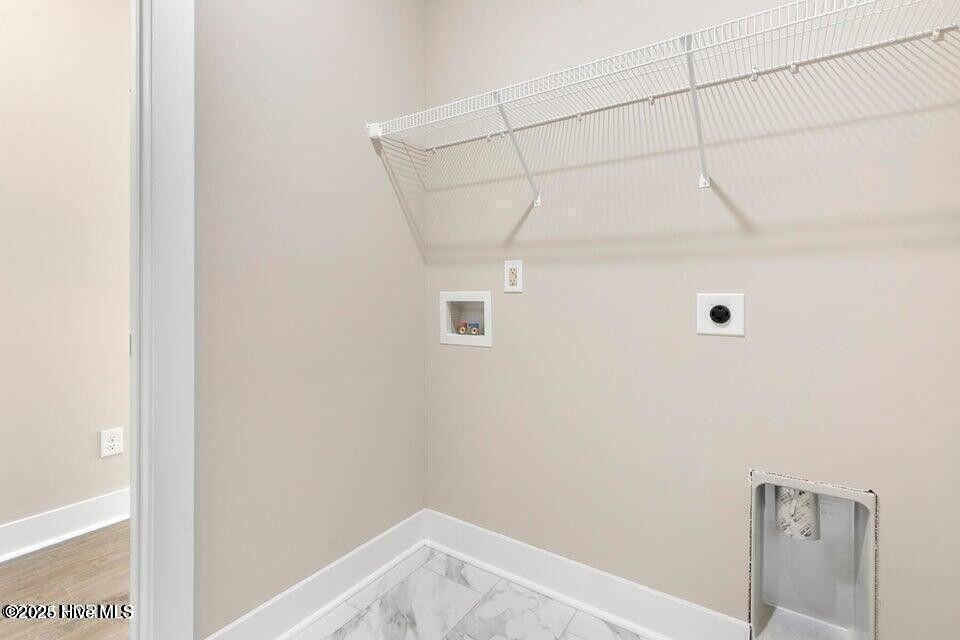 100540152 | Photo 12