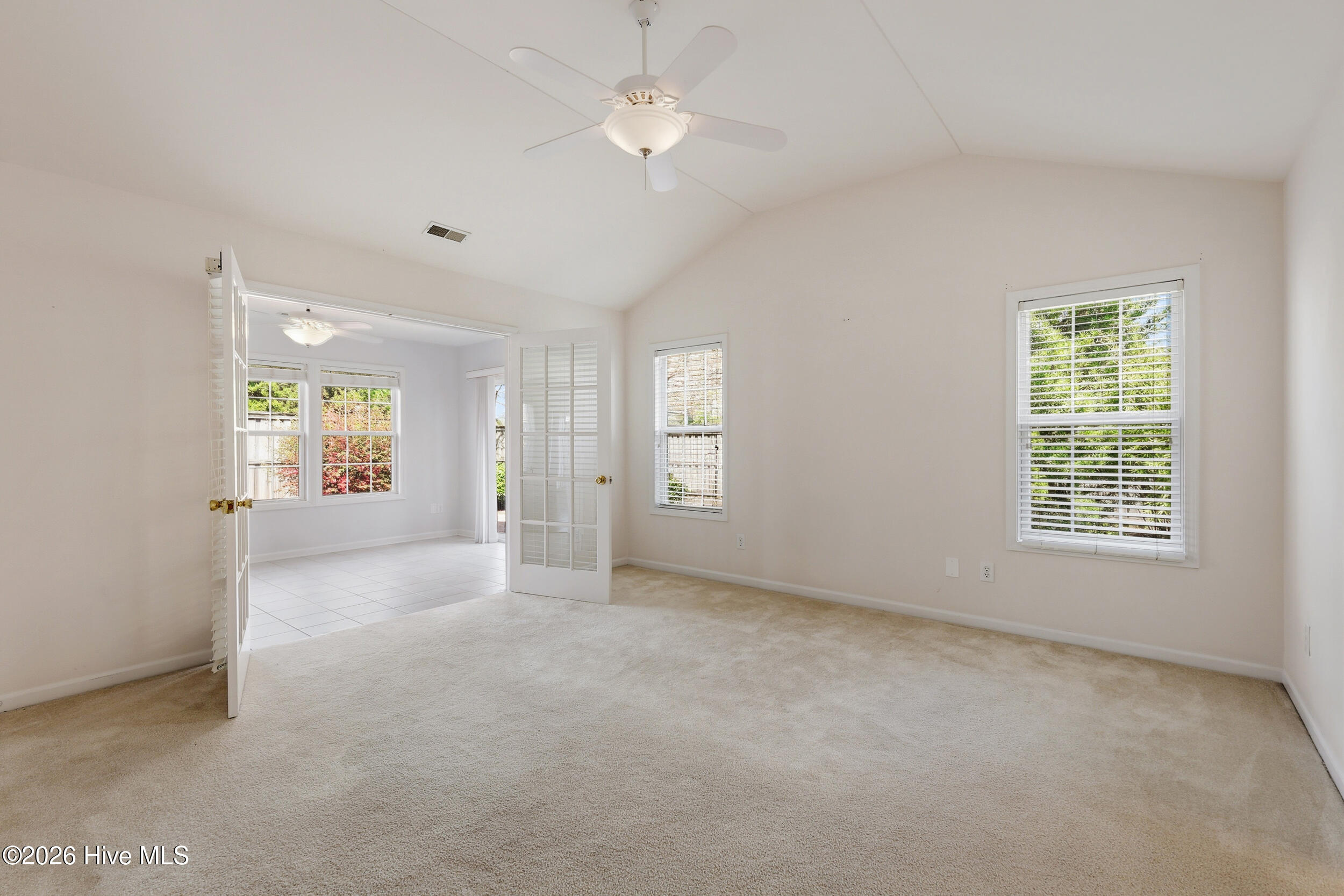 100511628 | Photo 19