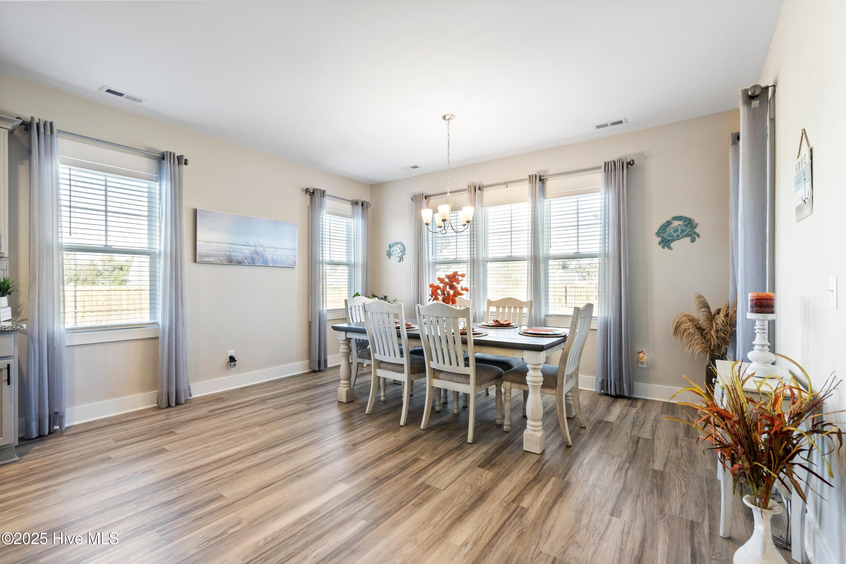 100538815 | Photo 41