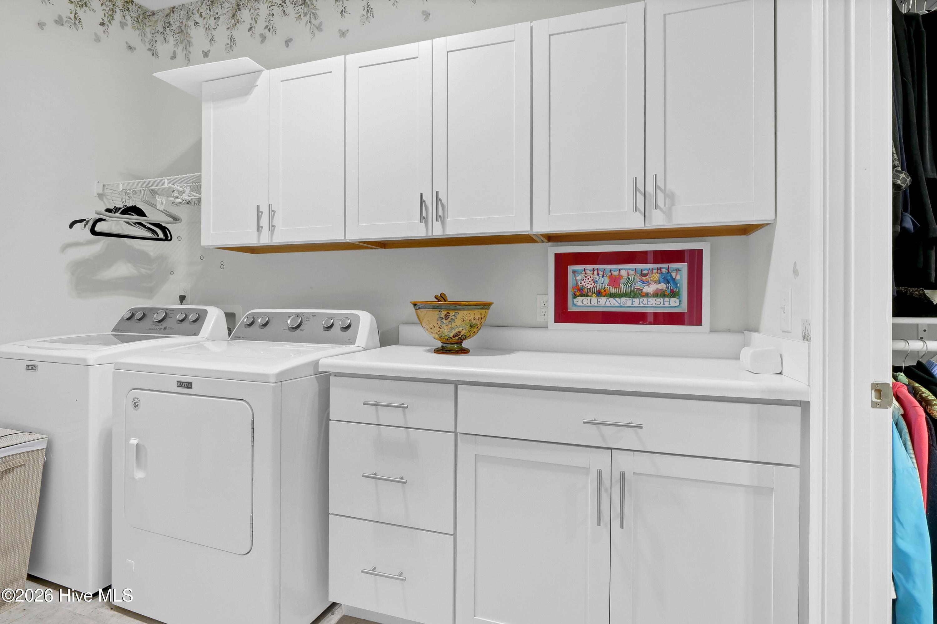 100554941 | Photo 23