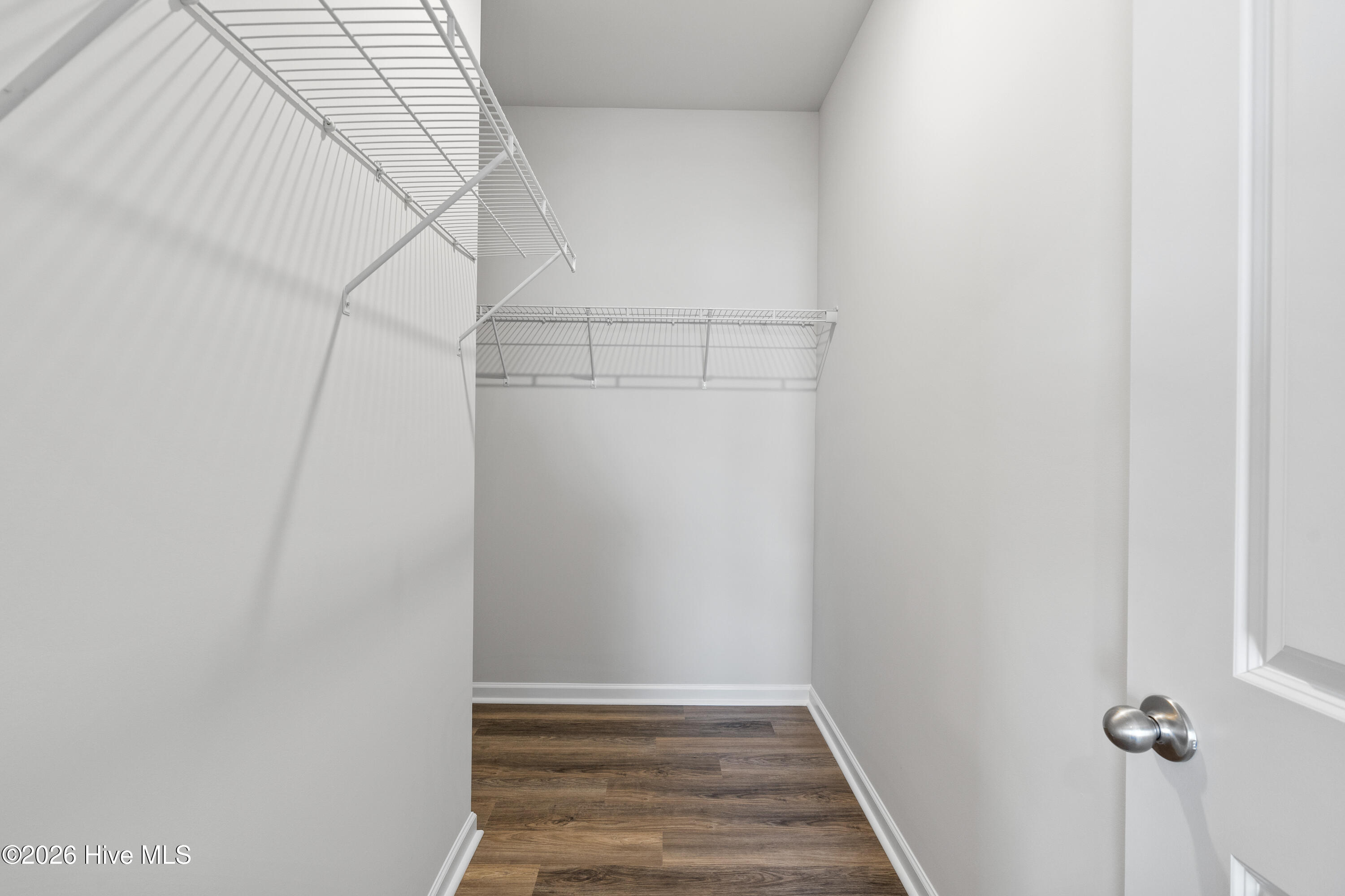 100534400 | Photo 26