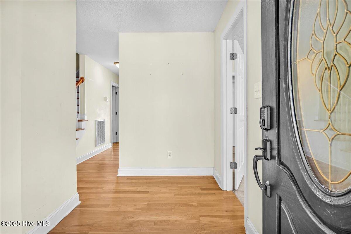 100536195 | Photo 12