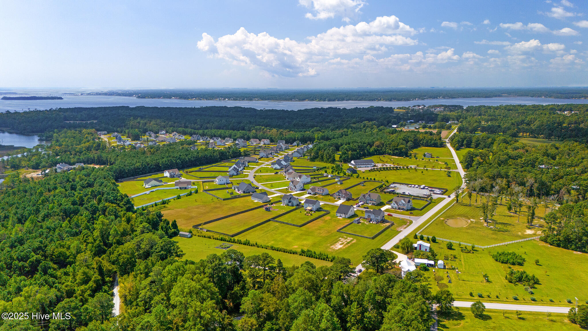 100532125 | Photo 44