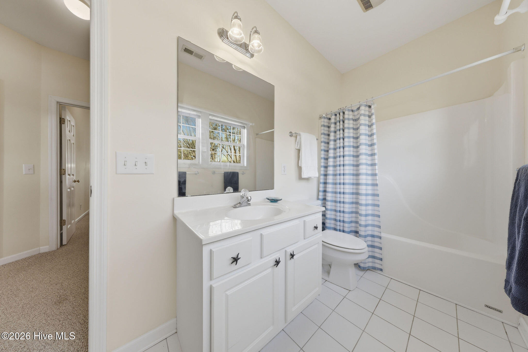 100560993 | Photo 24