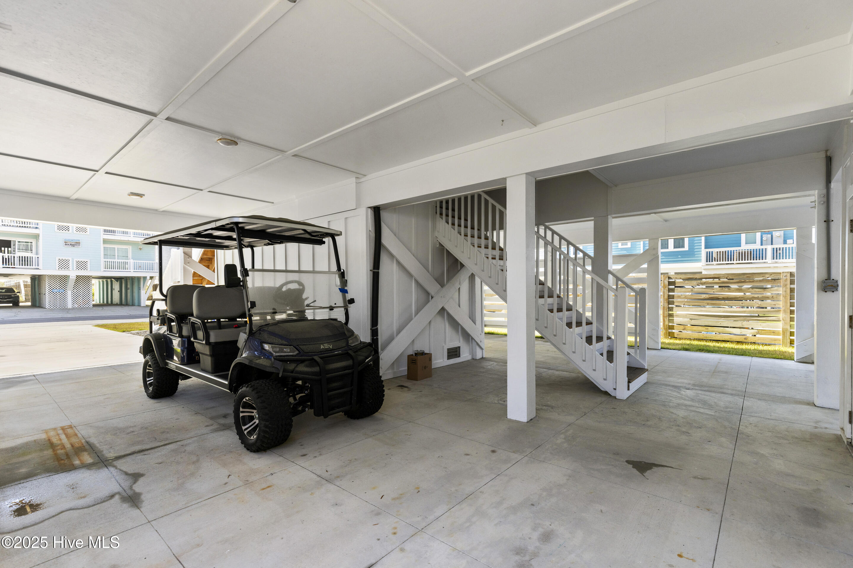 100546284 | Photo 72