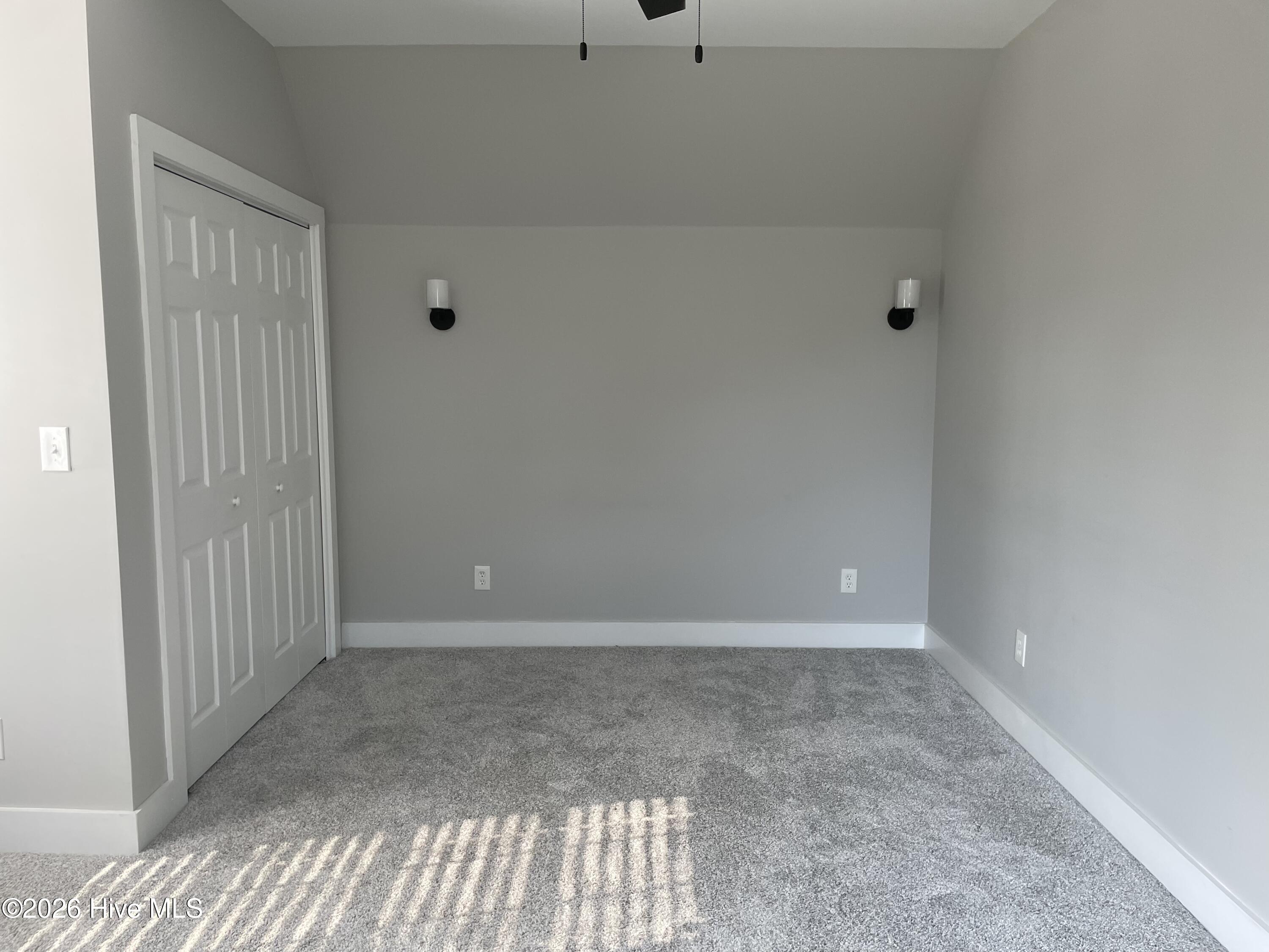 100568375 | Photo 37