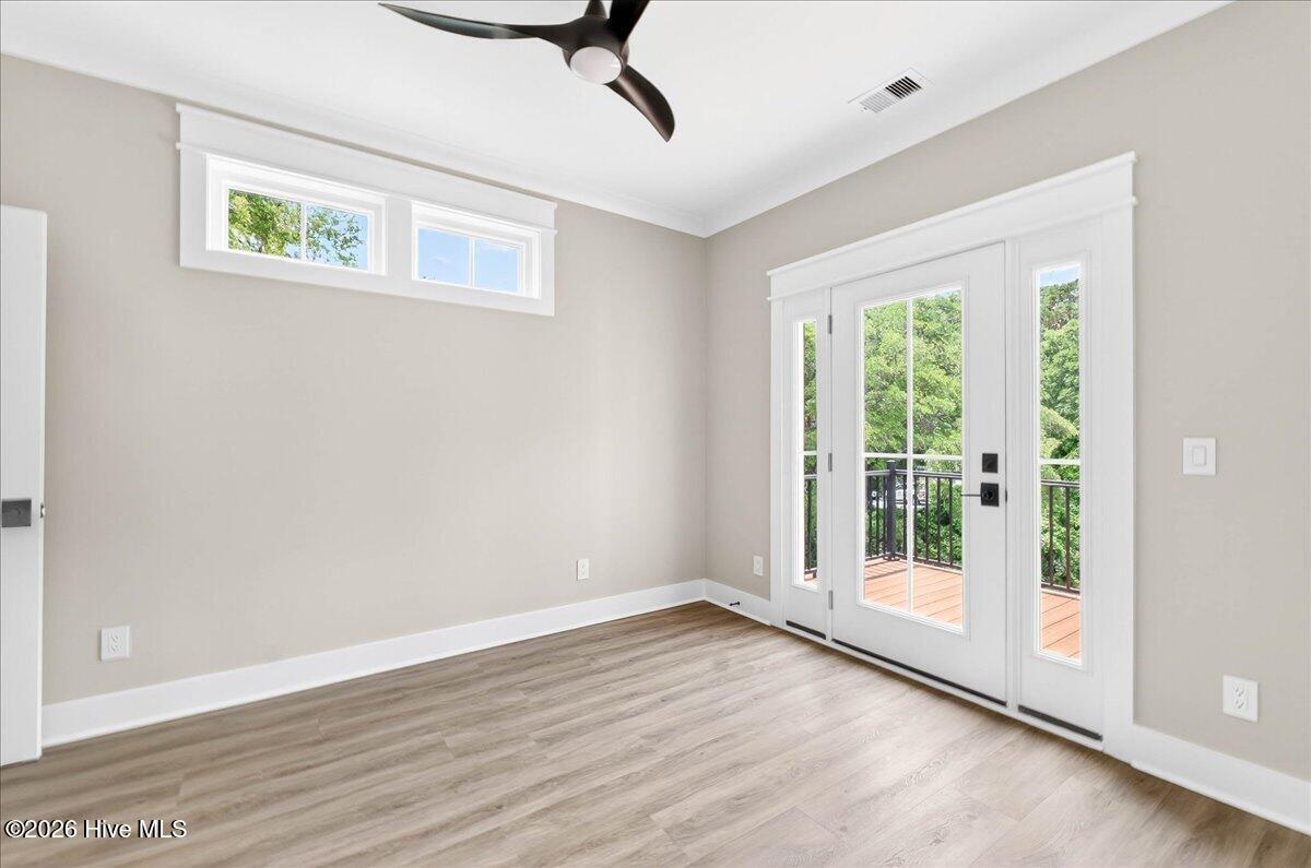 100562322 | Photo 30