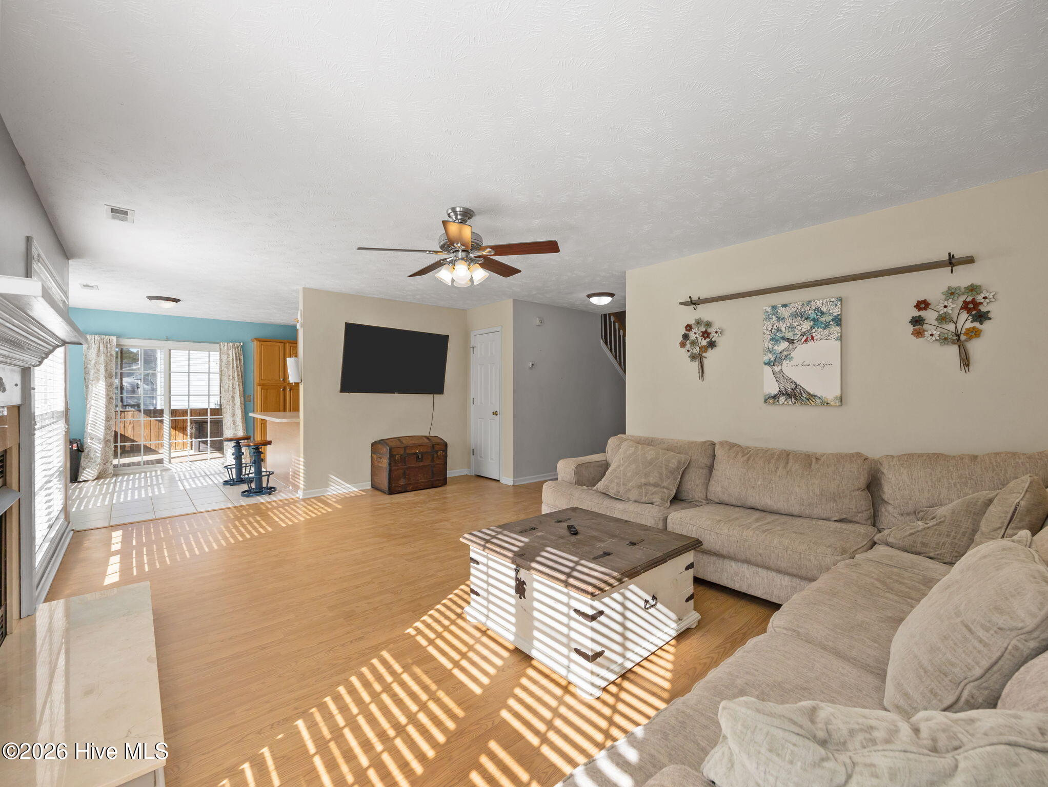 100566788 | Photo 12