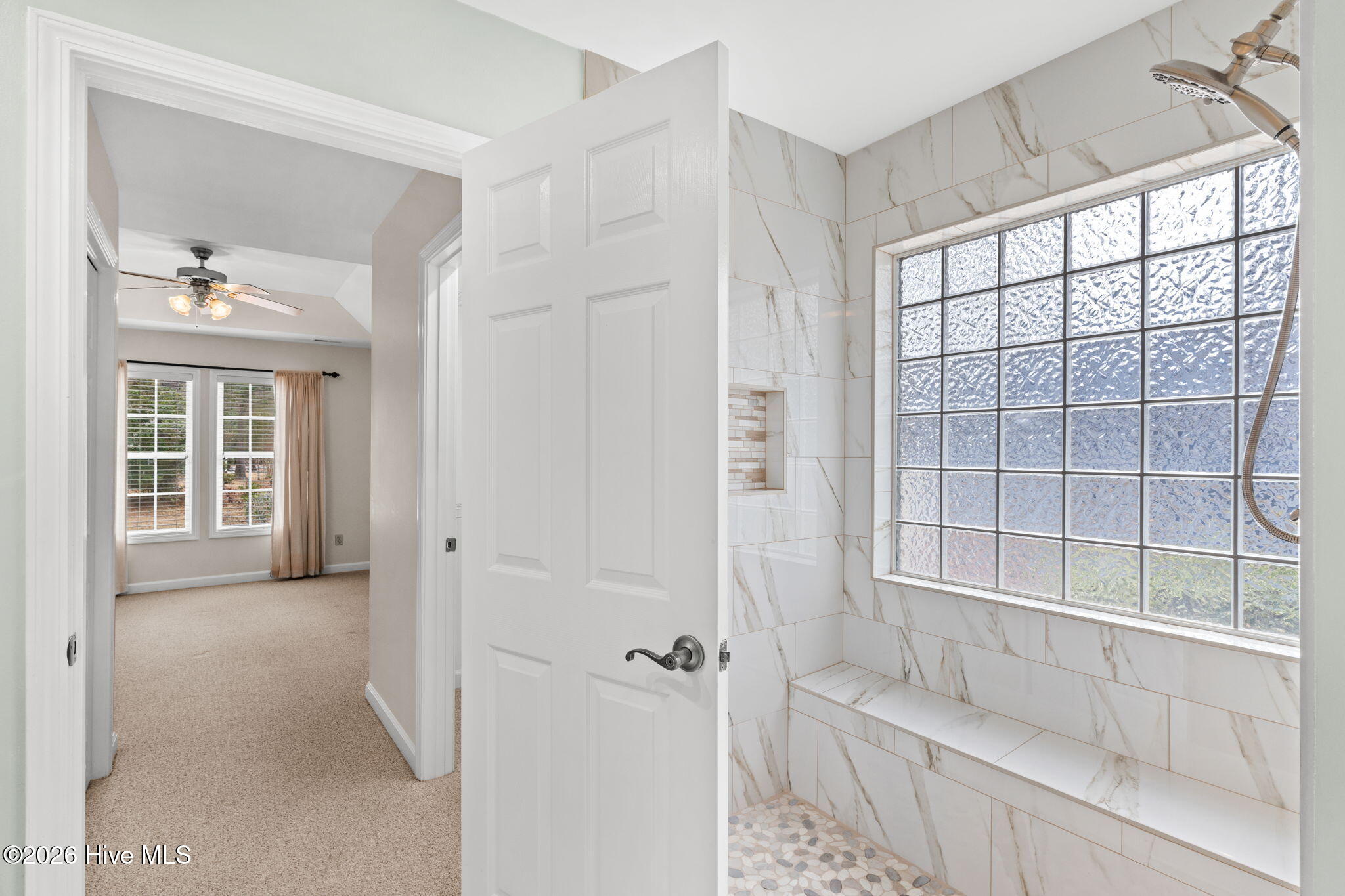 100549581 | Photo 28