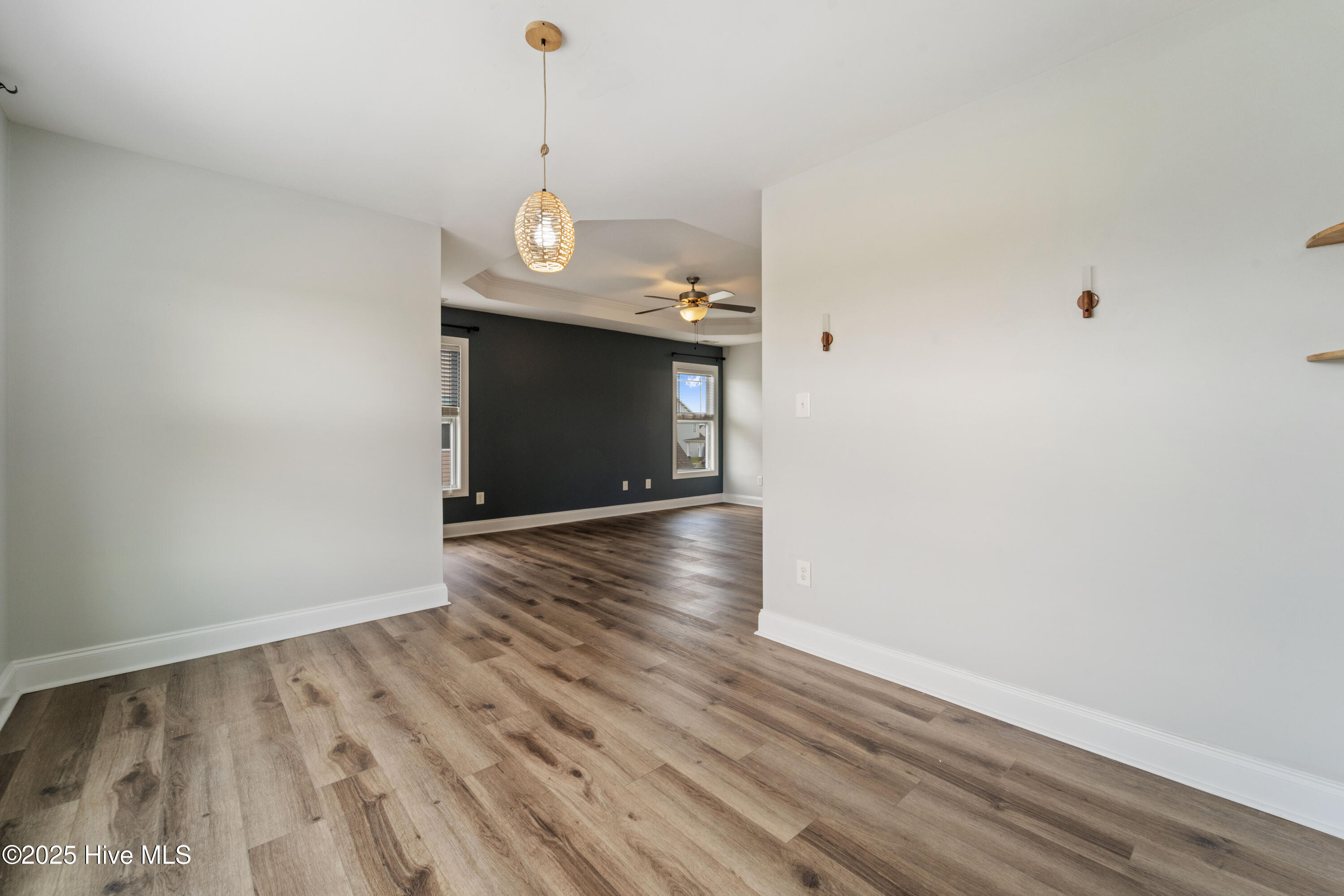 100525842 | Photo 53