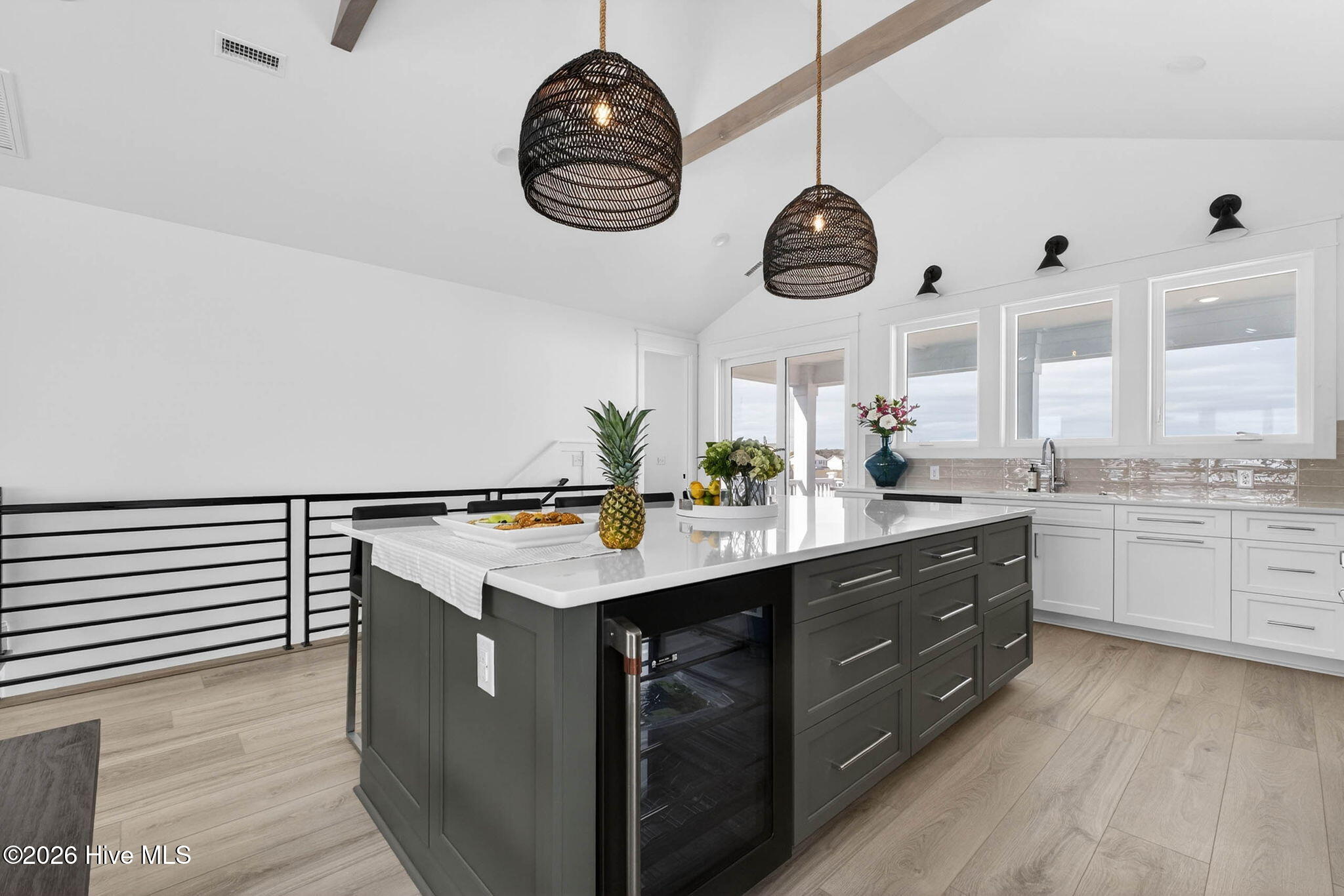 100543300 | Photo 56