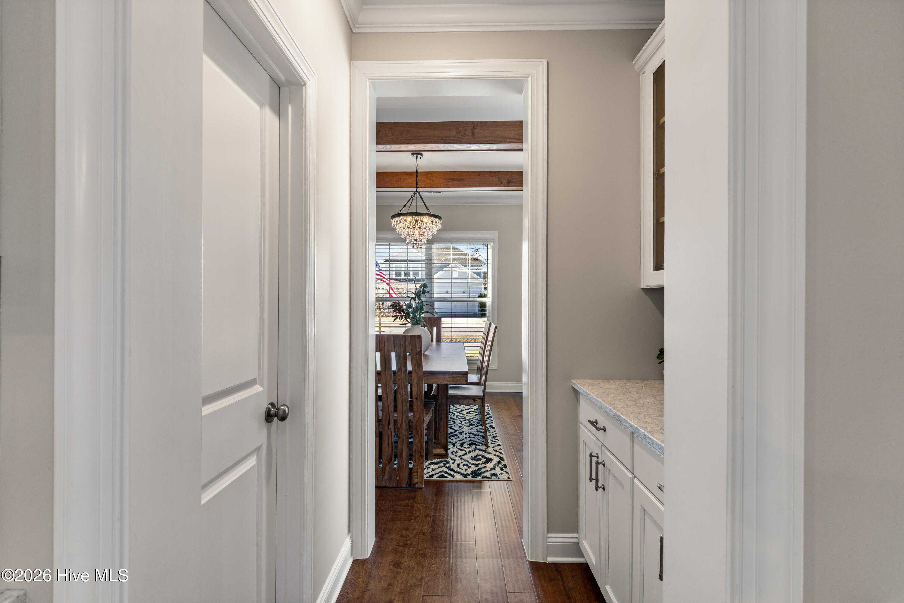 100561487 | Photo 11