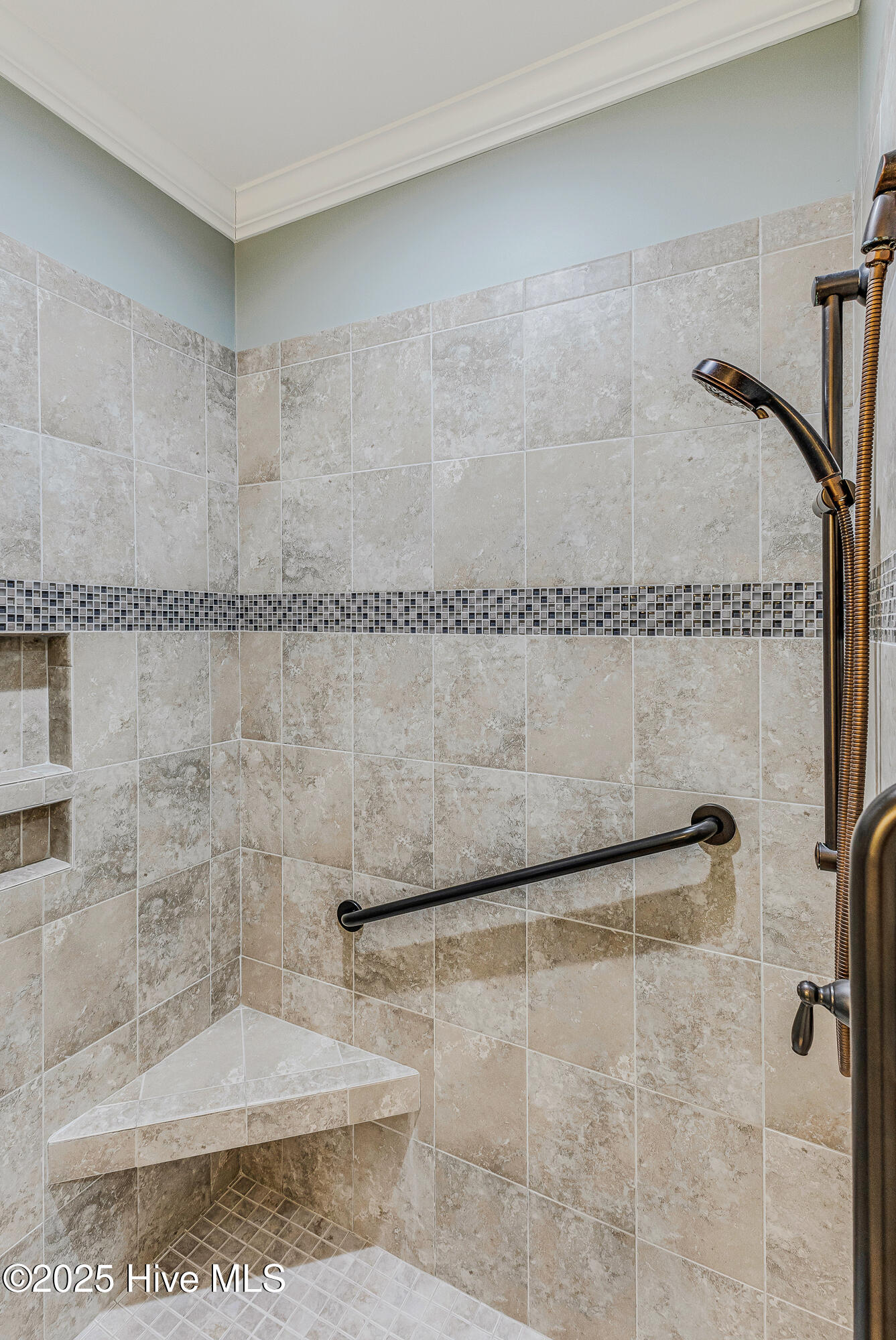 100546218 | Photo 33