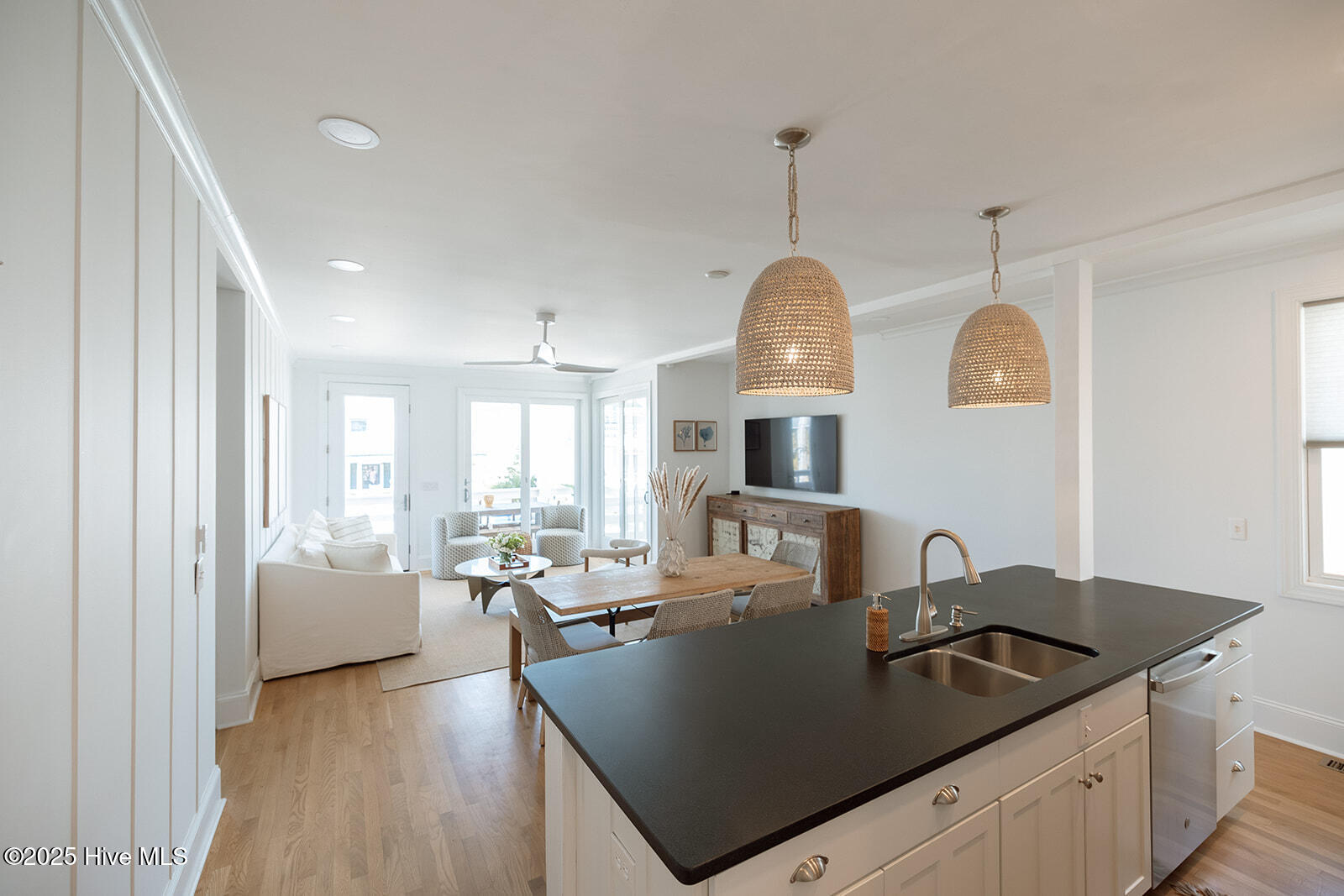 100536787 | Photo 17