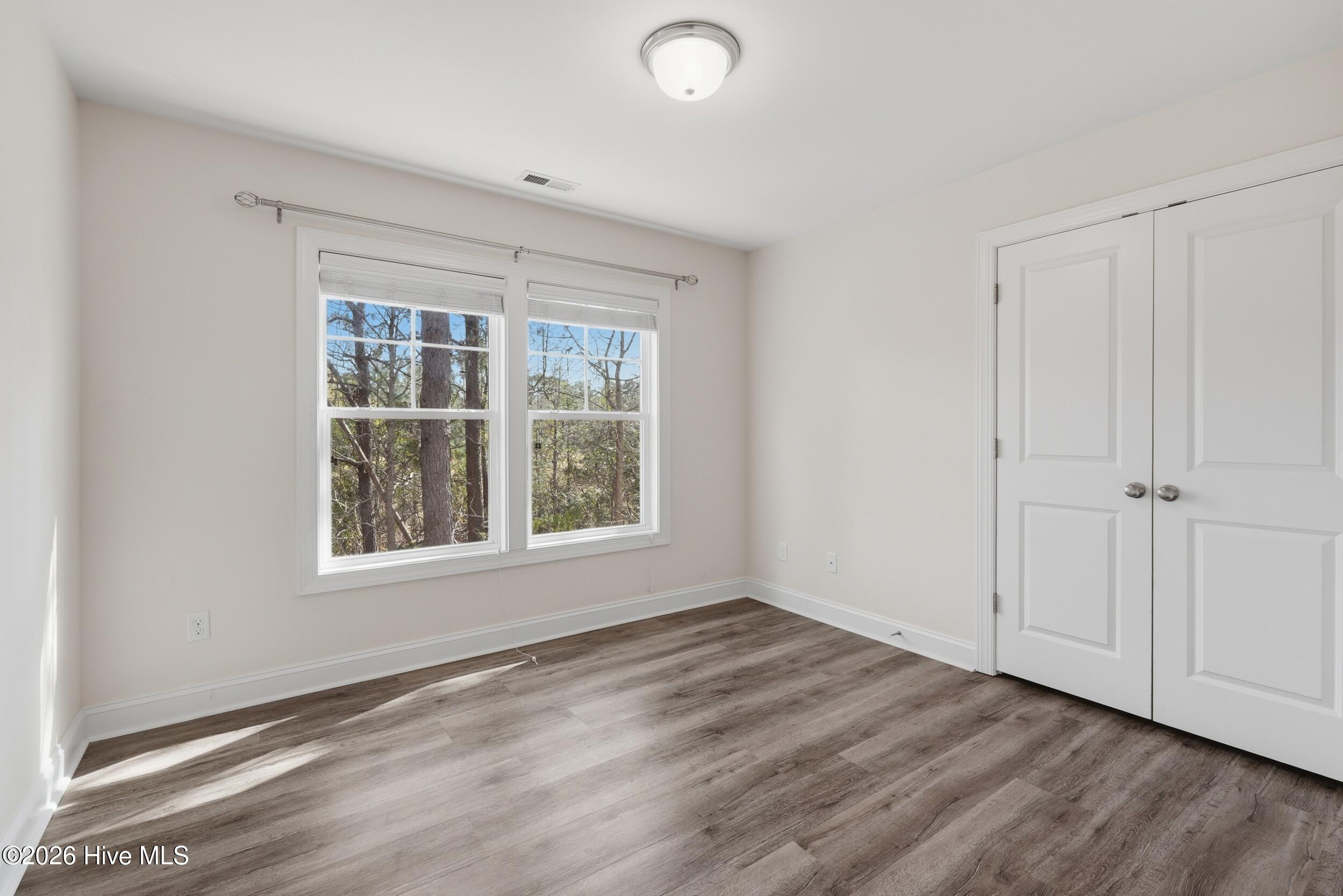 100564120 | Photo 40