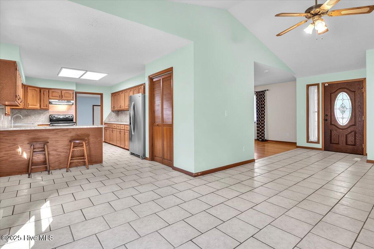 100568309 | Photo 34