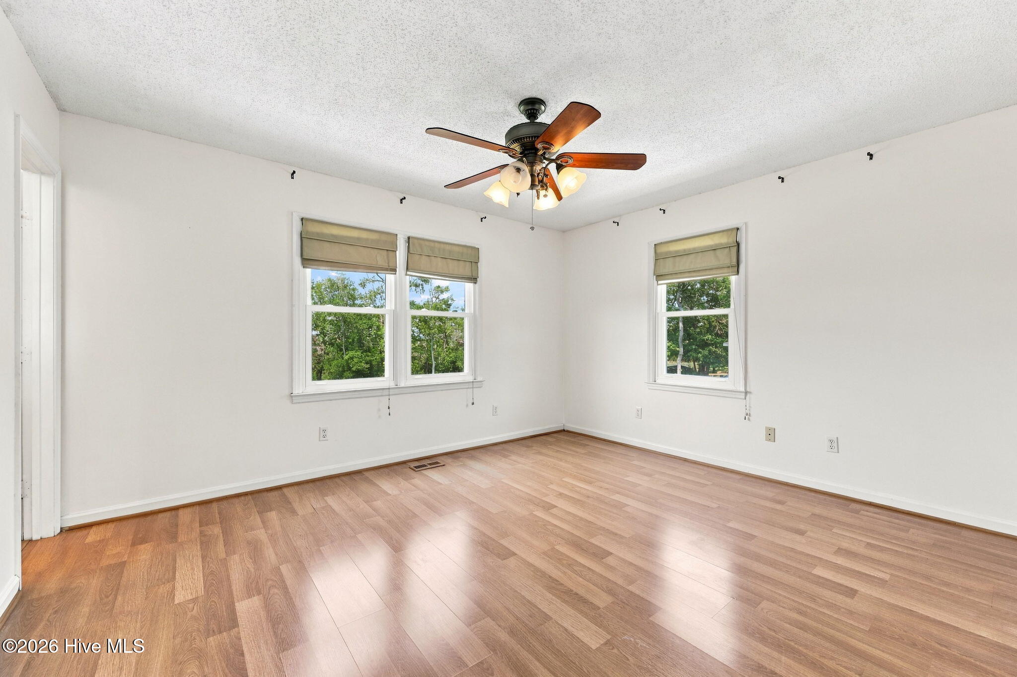 907 Oak 