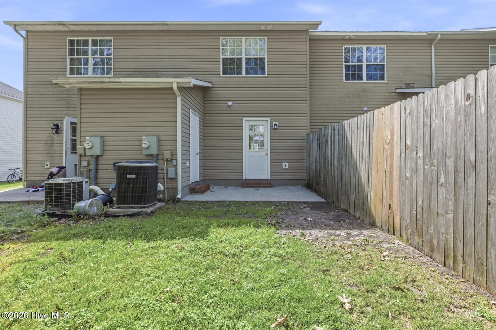 100568263 | Photo 15