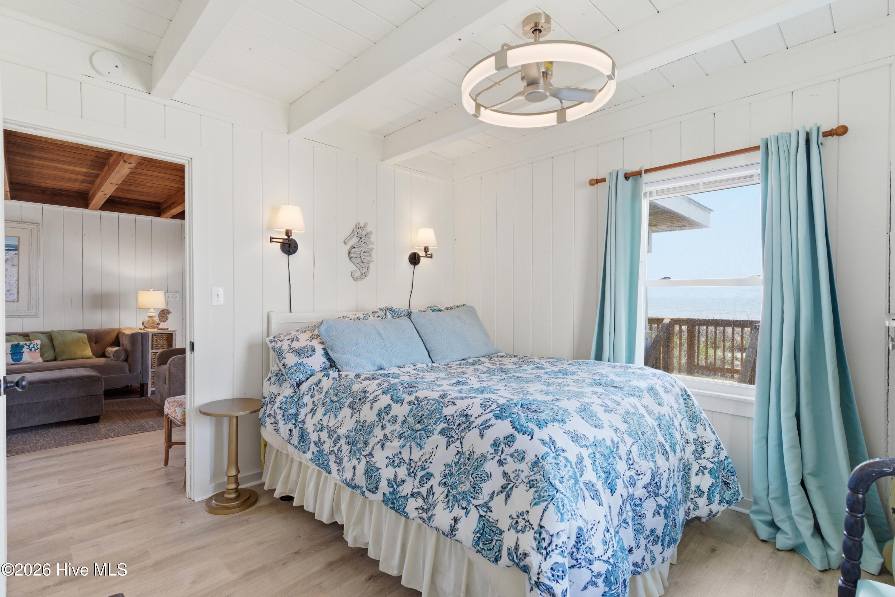 100570347 | Photo 27