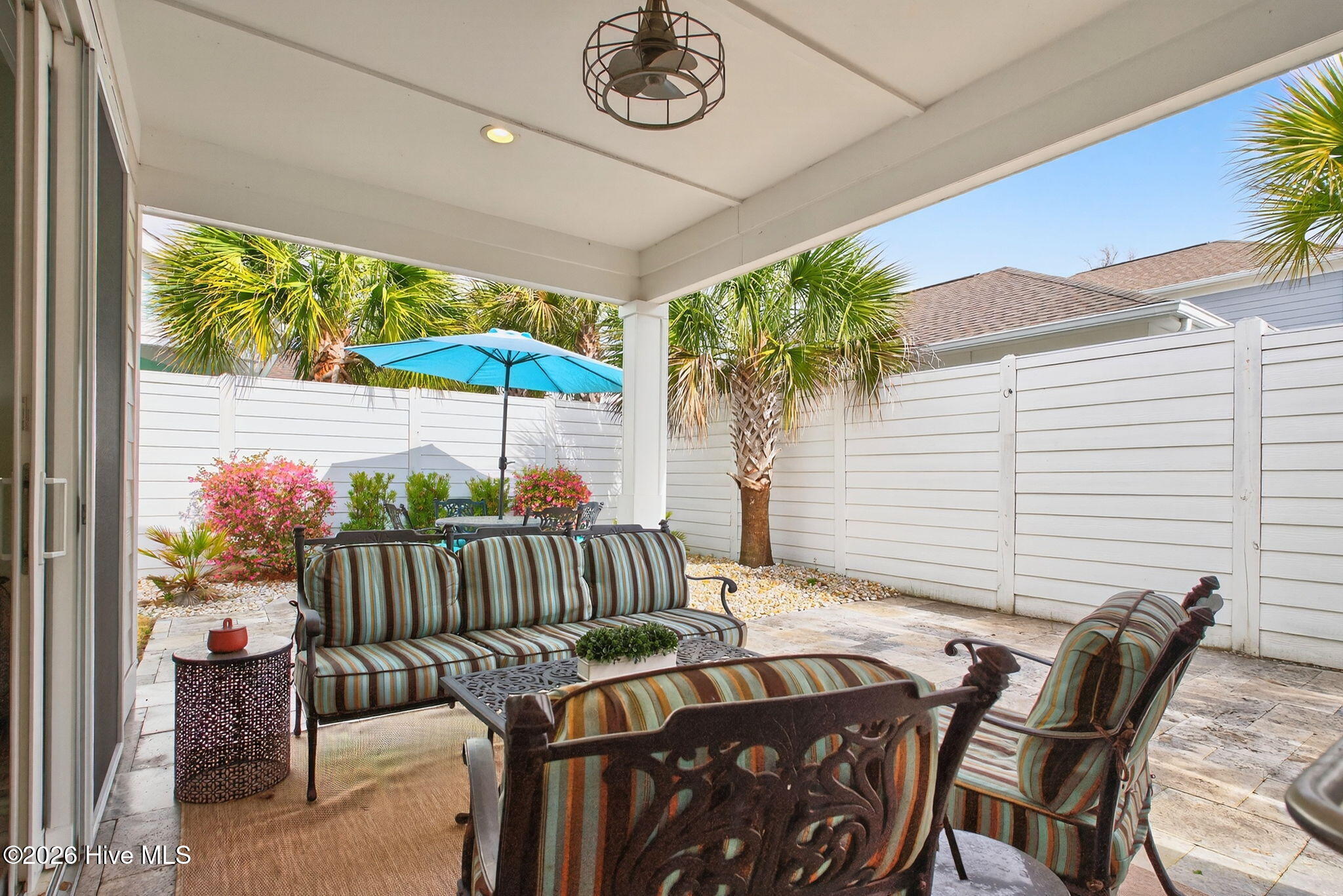 100559730 | Photo 16