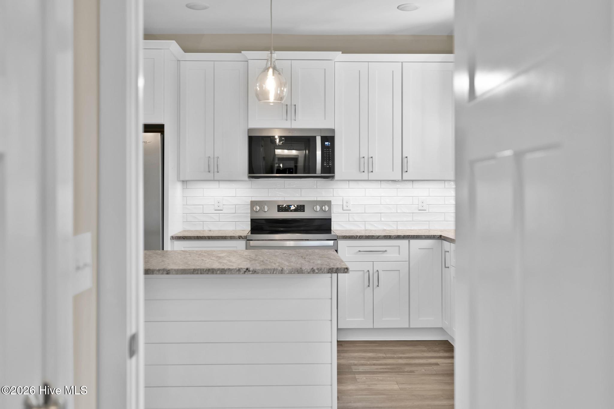 100547277 | Photo 13