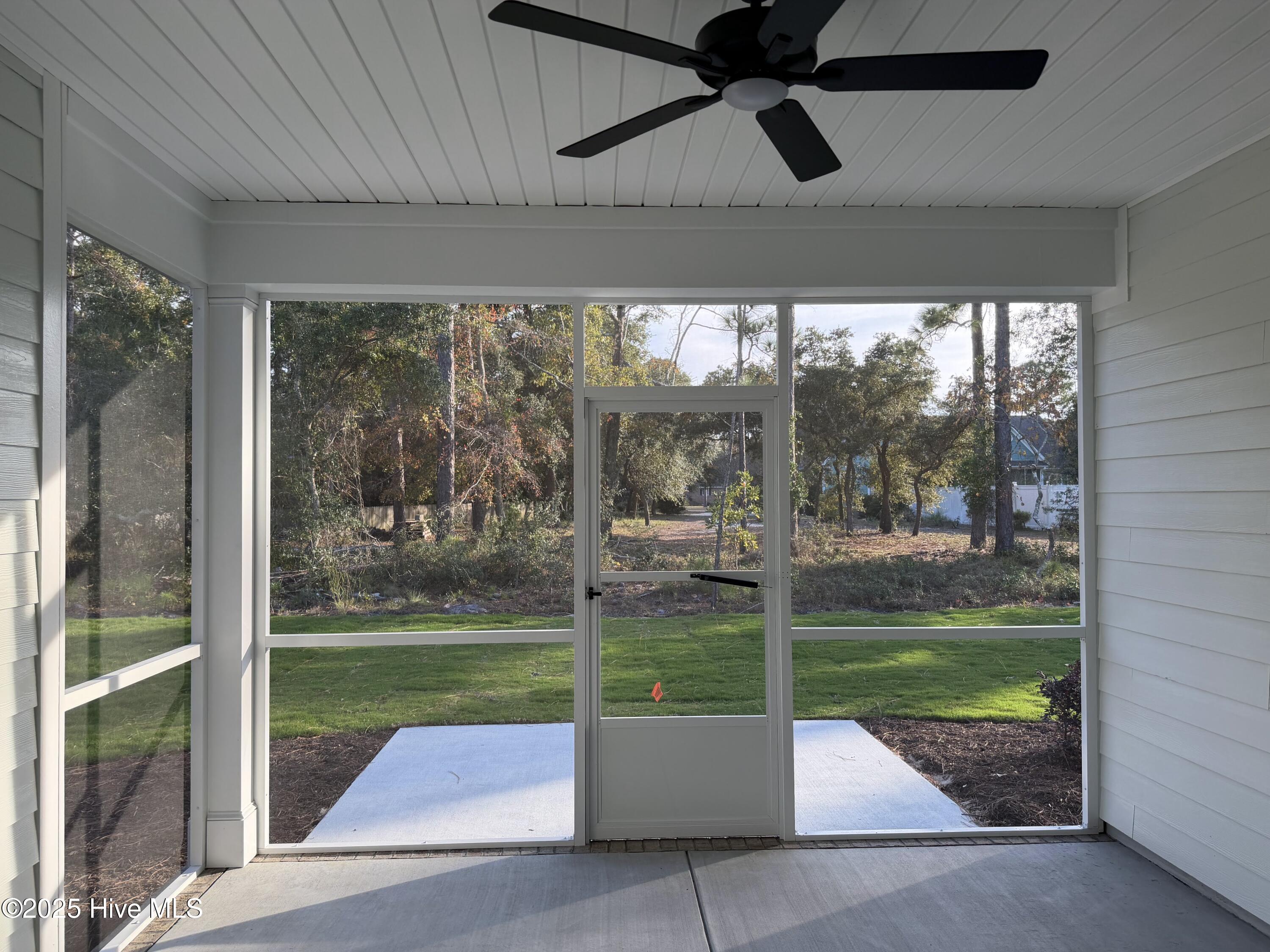 100530323 | Photo 27