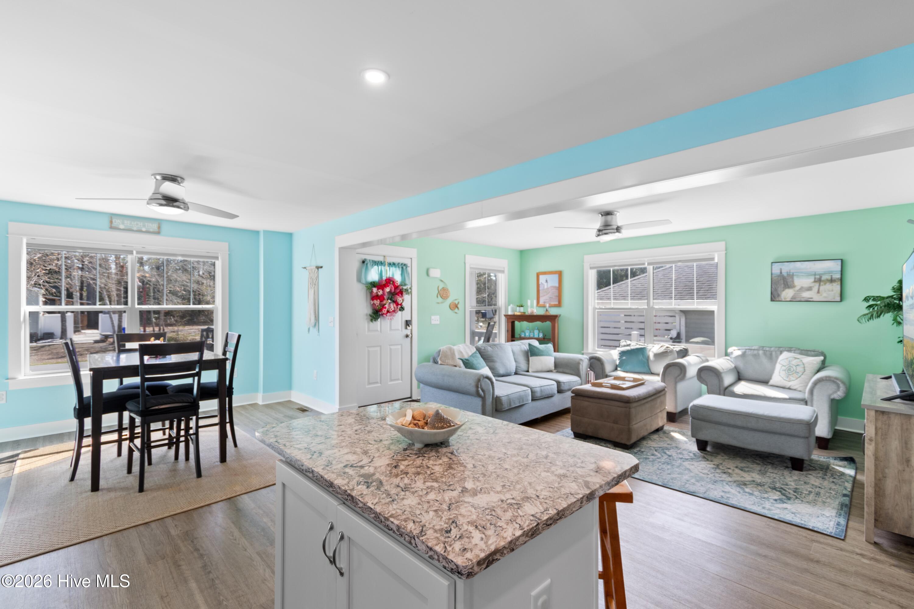 100558691 | Photo 11