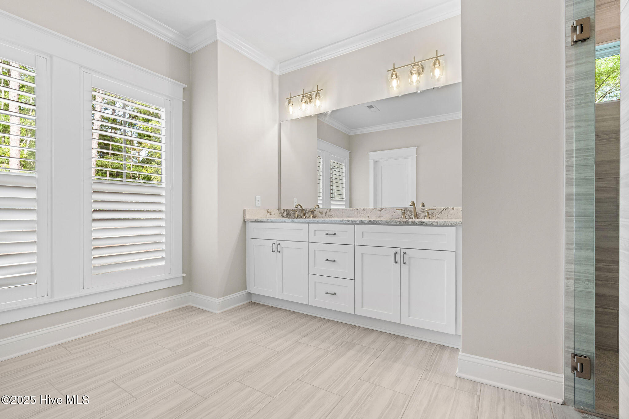 100524622 | Photo 33