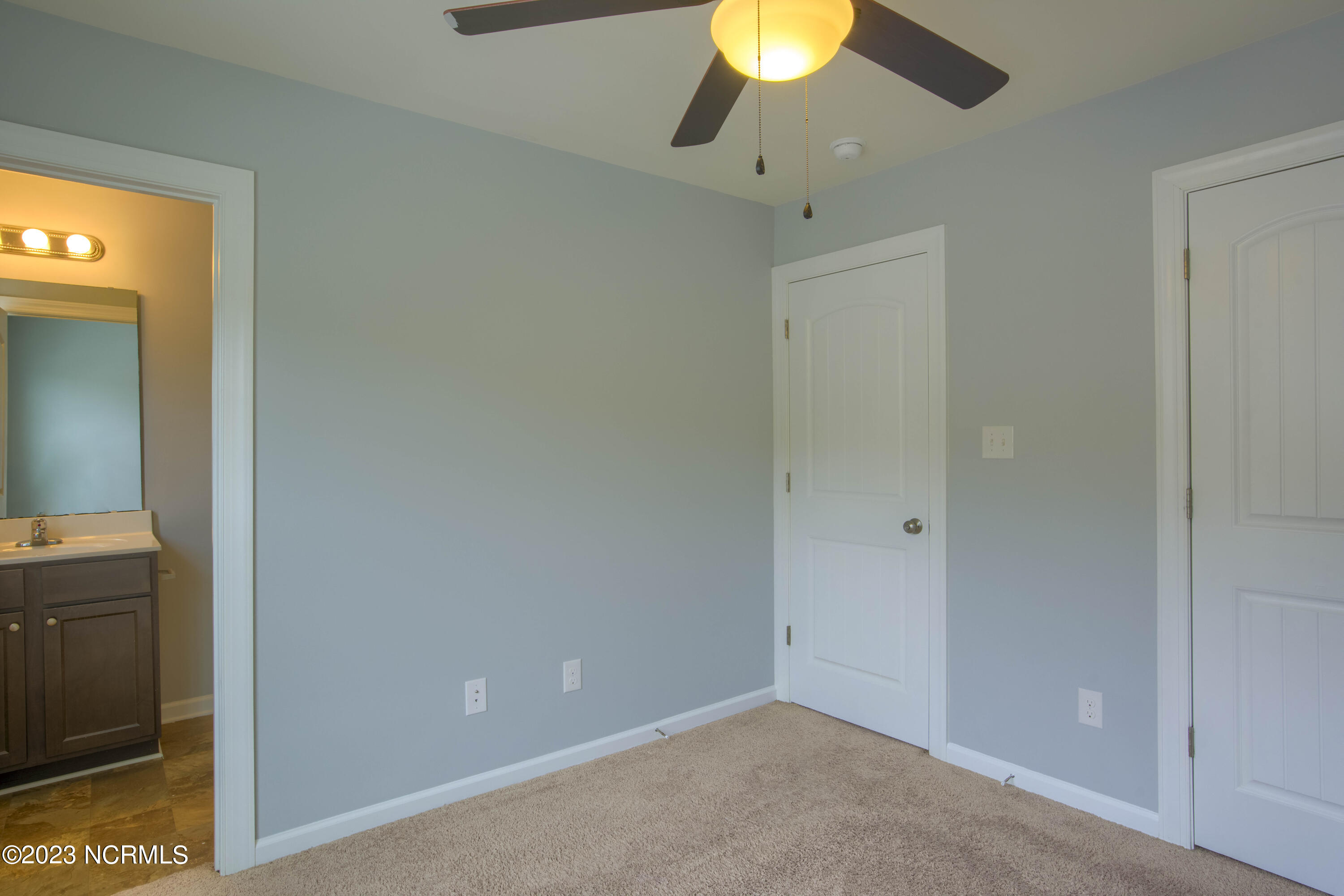 100545817 | Photo 27