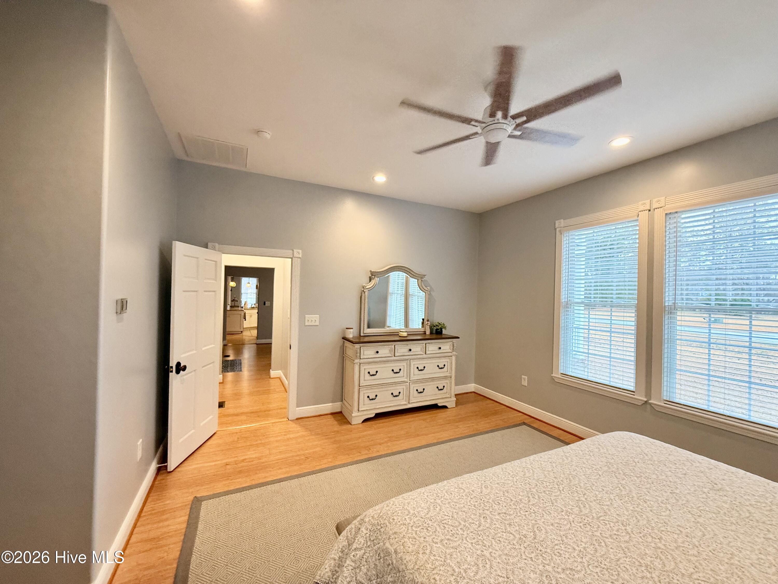 100559572 | Photo 18