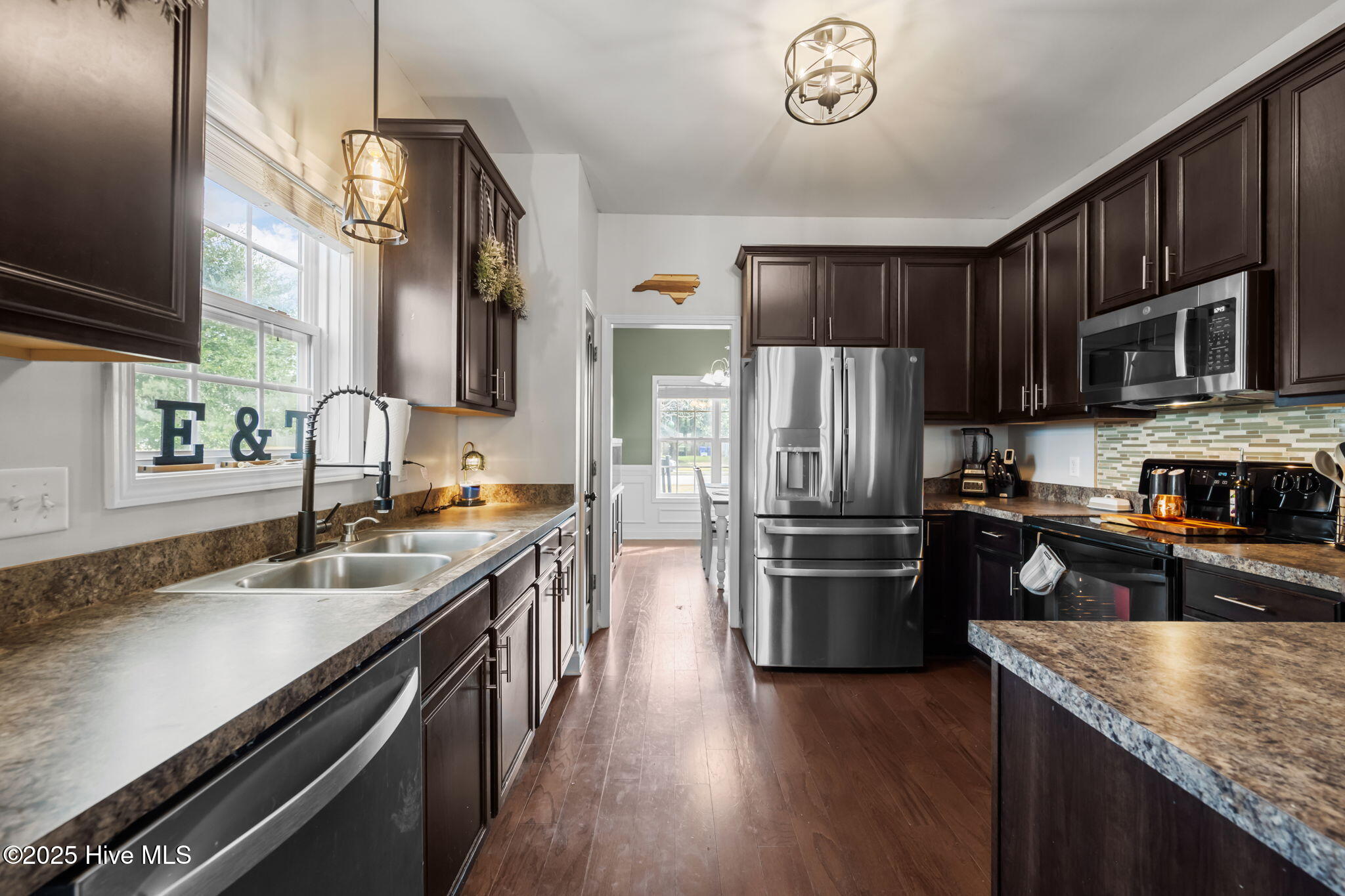 100543355 | Photo 13