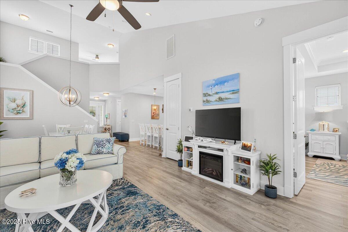 100524378 | Photo 24