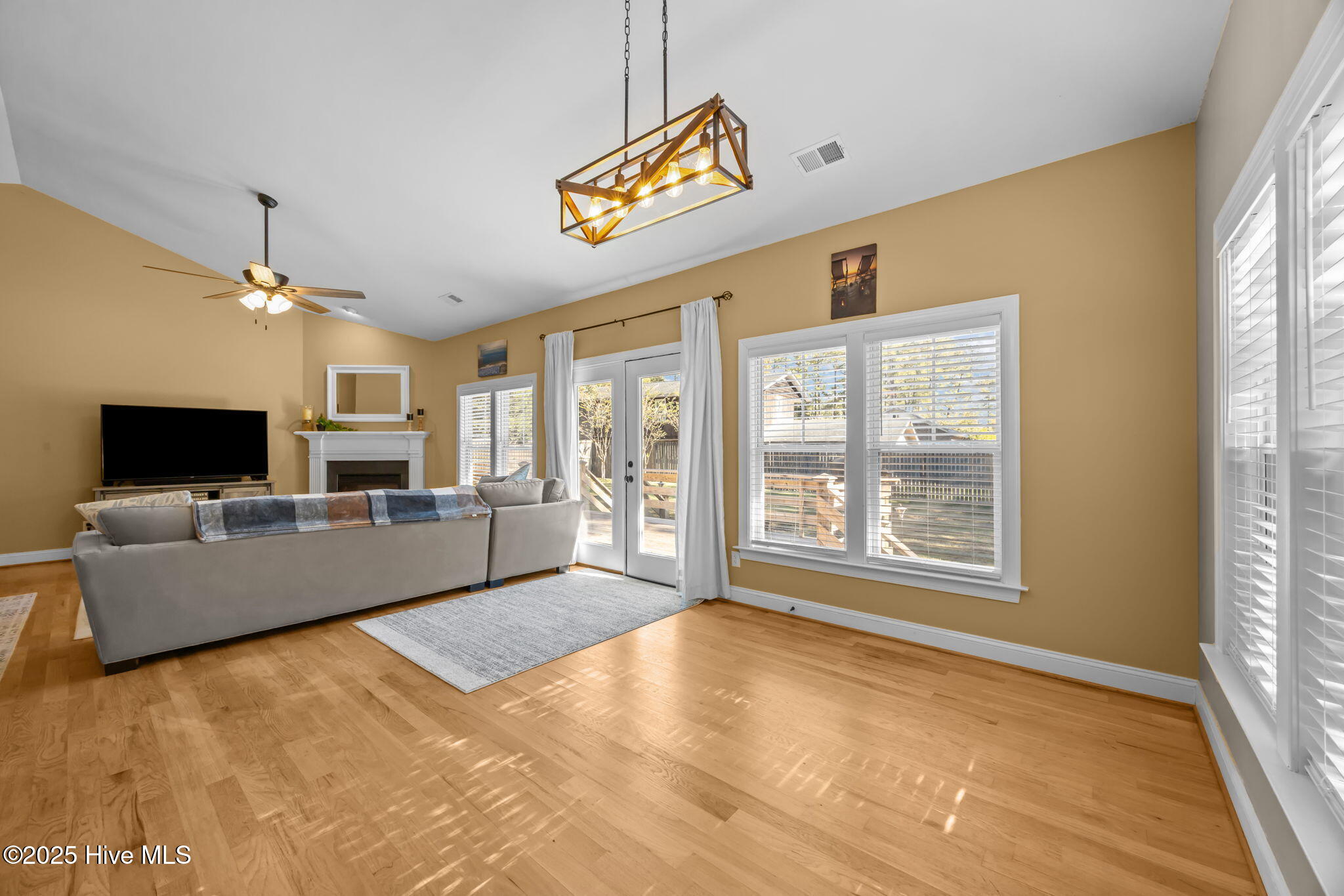 100539810 | Photo 16