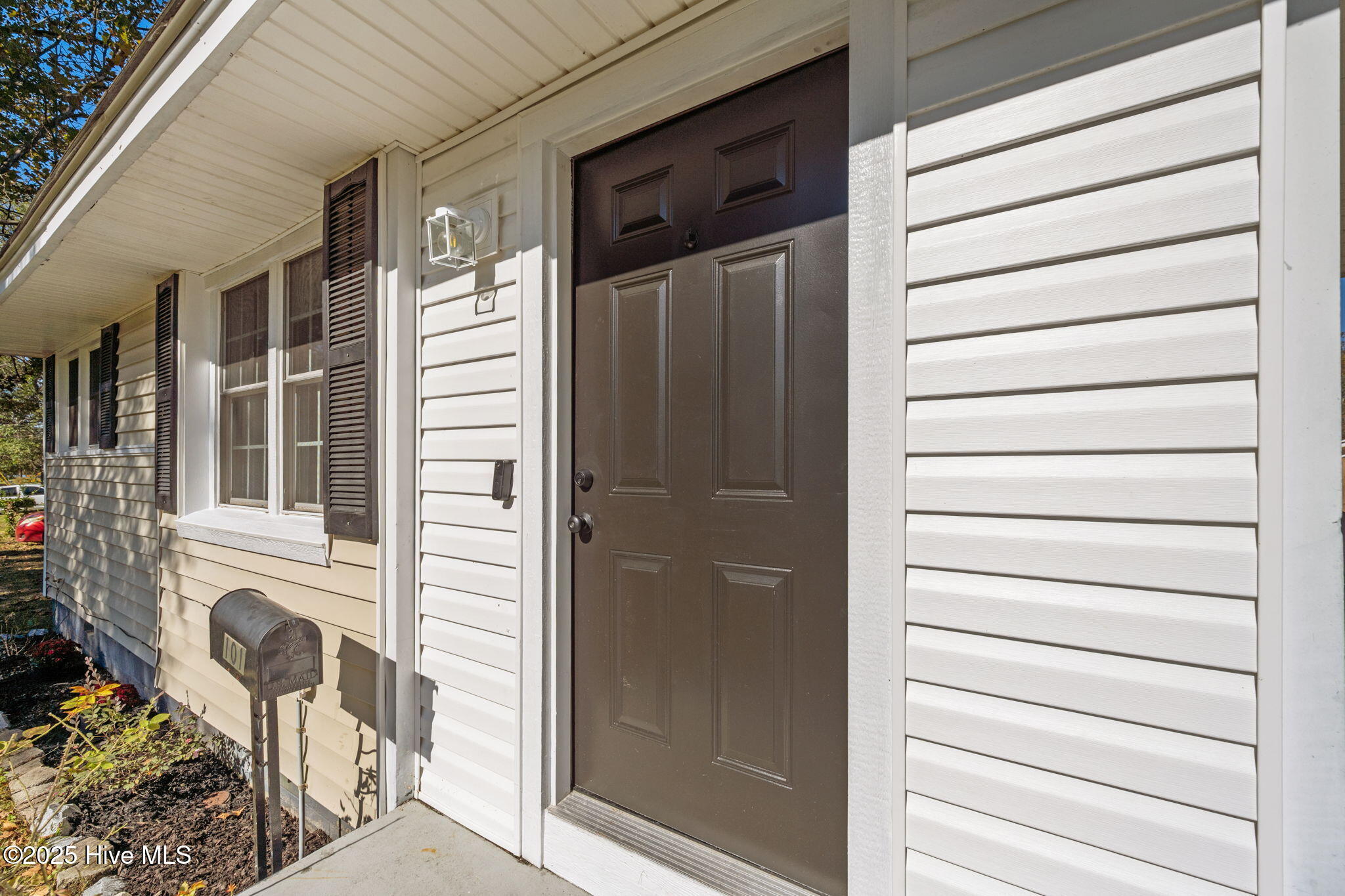 100538692 | Photo 31