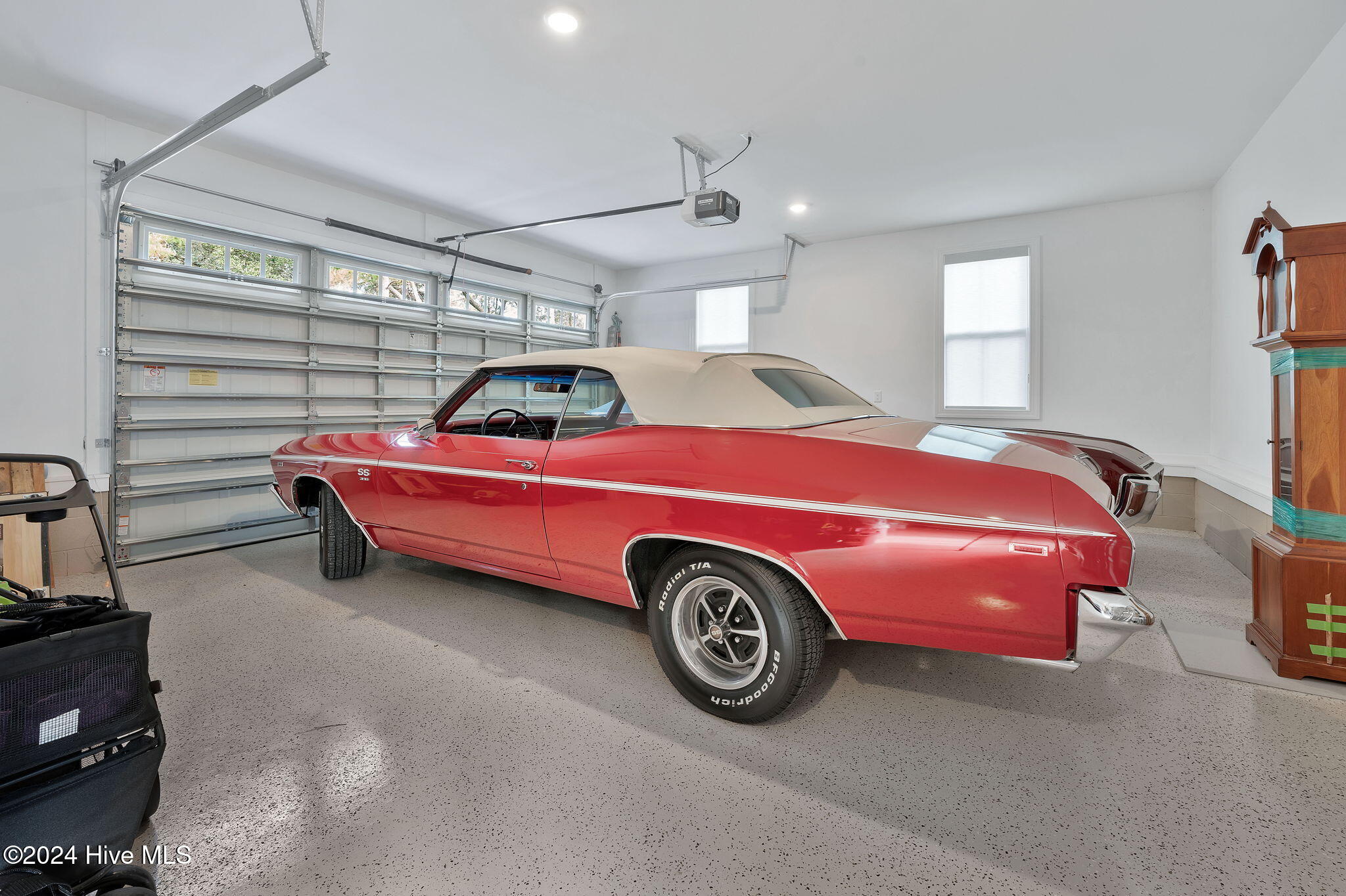 100478916 | Photo 44