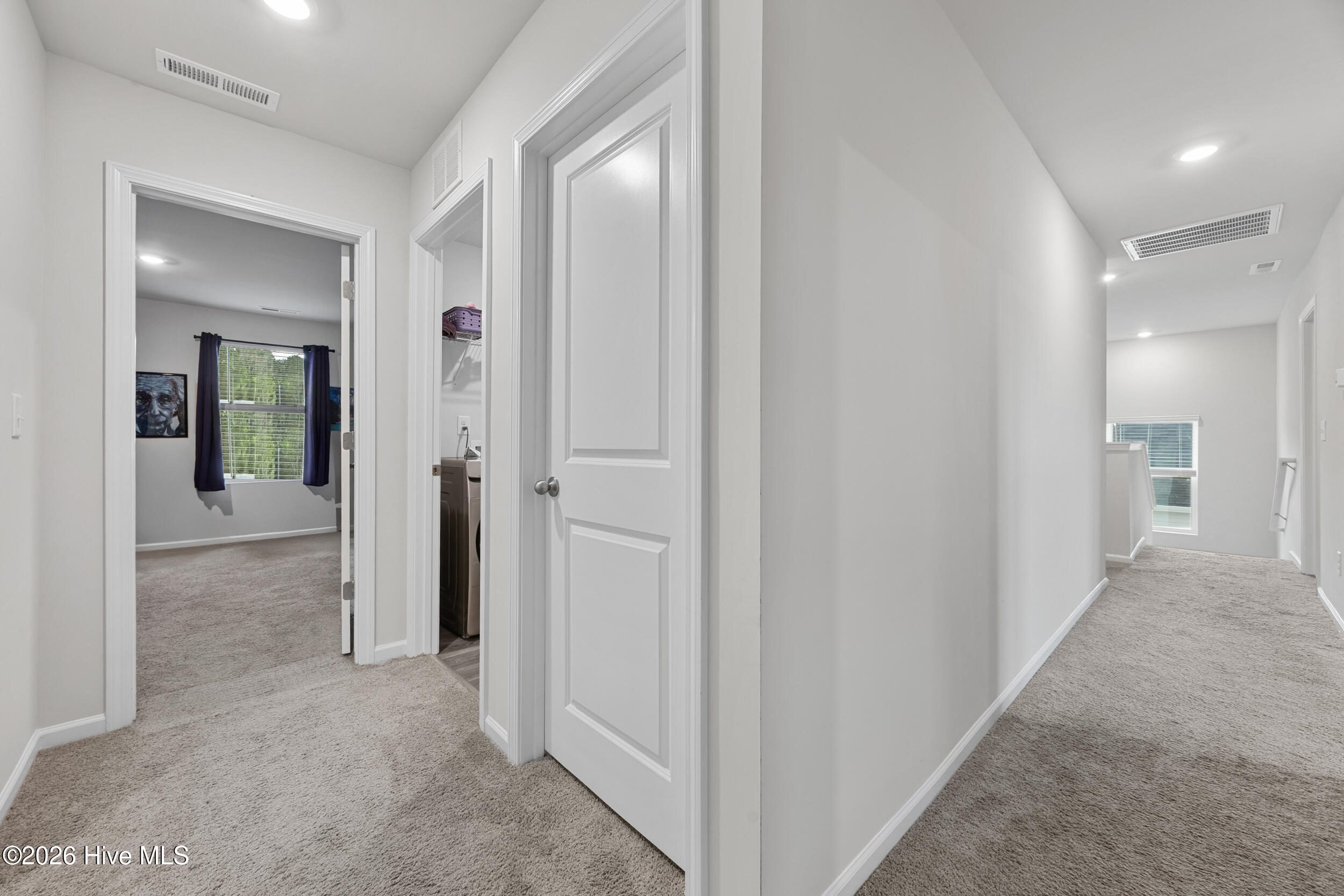 100561972 | Photo 32