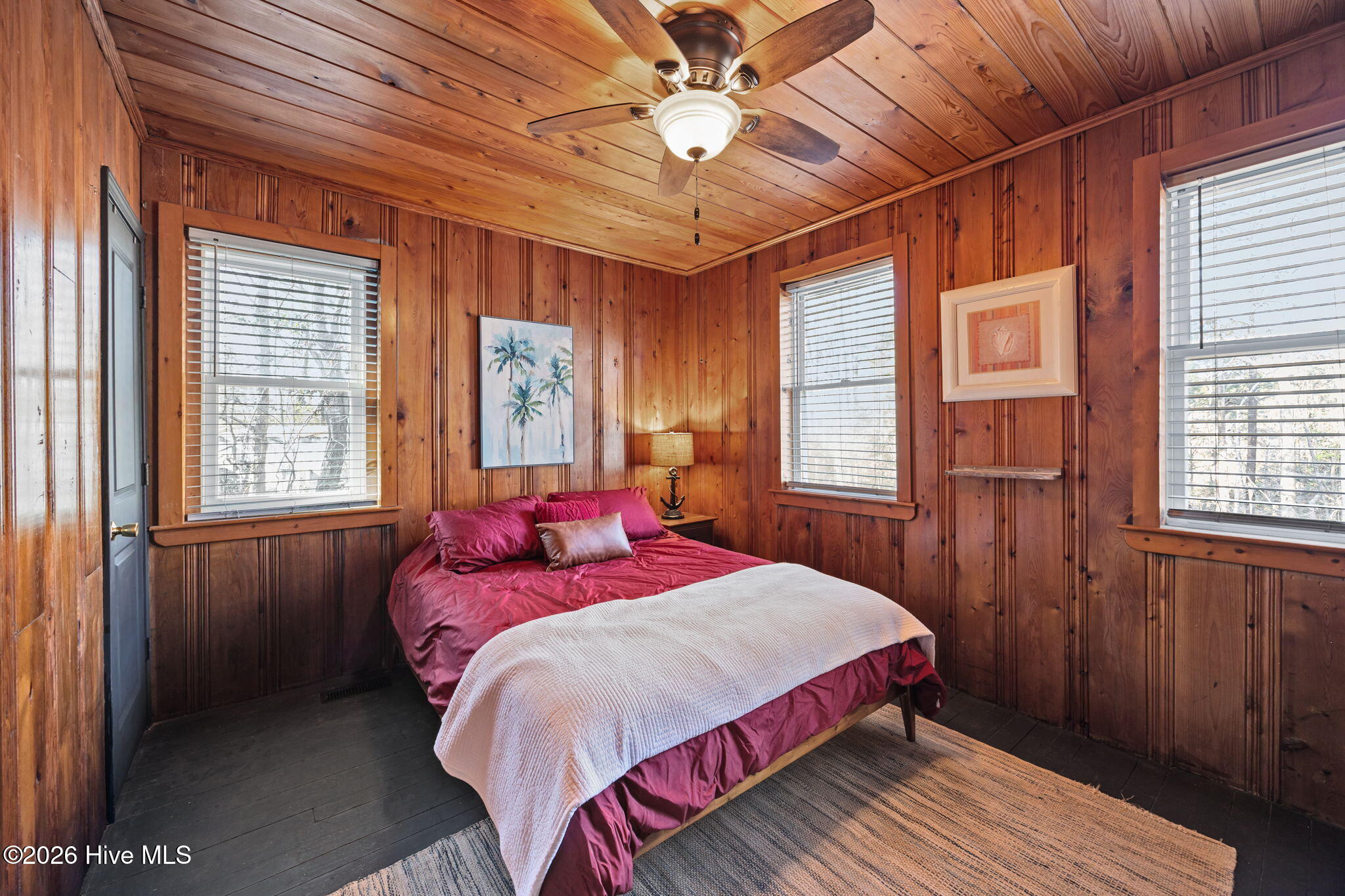 100558937 | Photo 21