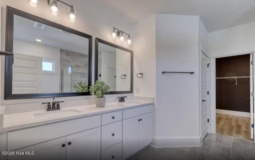 100555741 | Photo 11