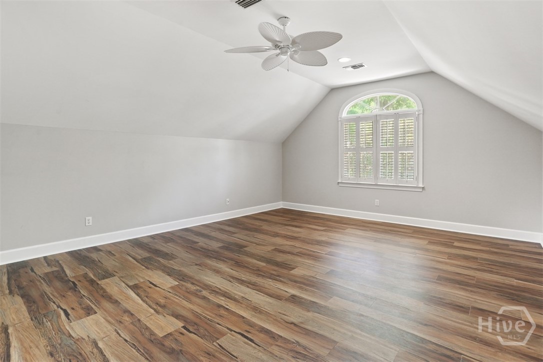 Large Bonus Room/4th bedroom suite