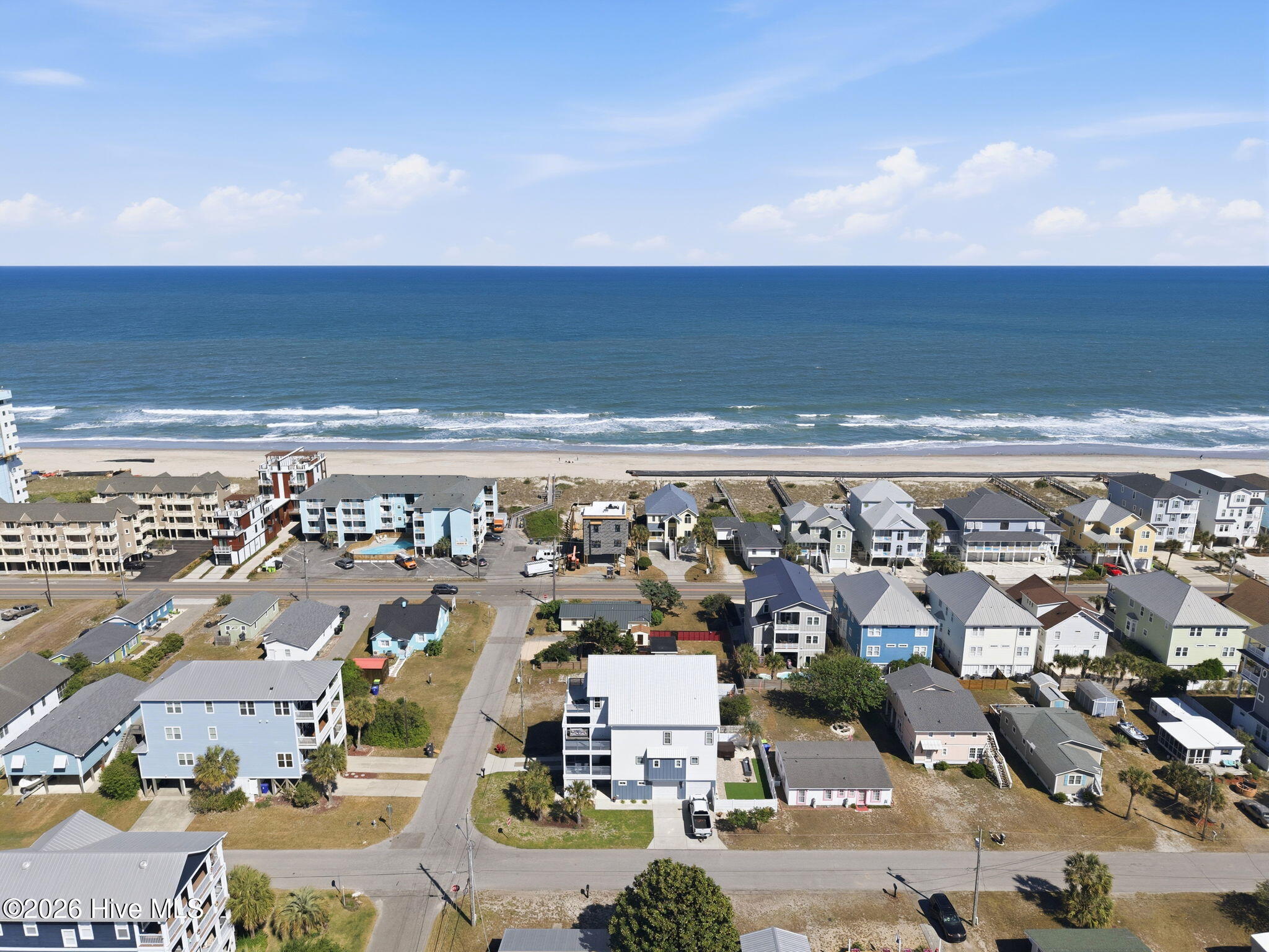 100570056 | Photo 81