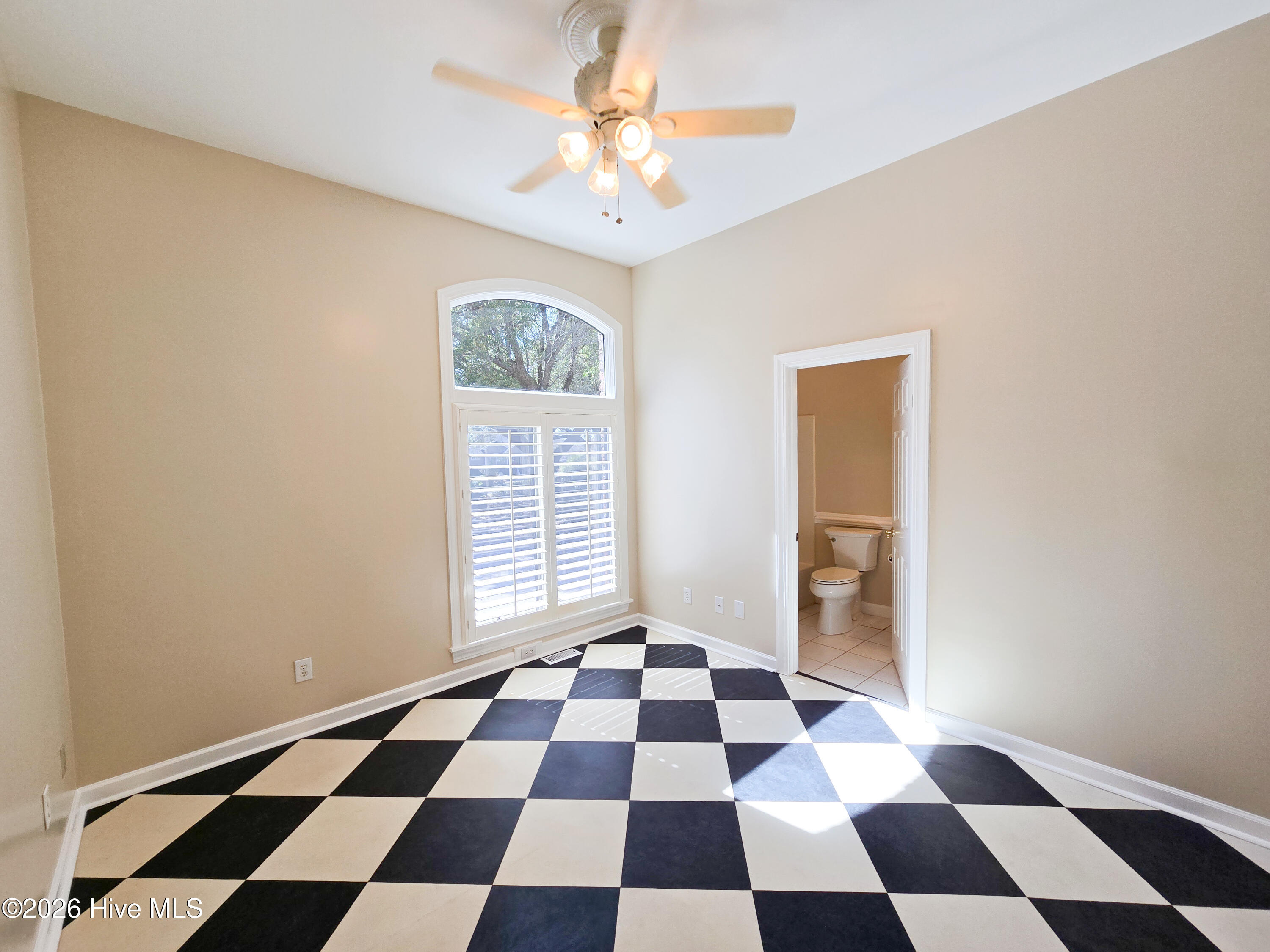 100558924 | Photo 34